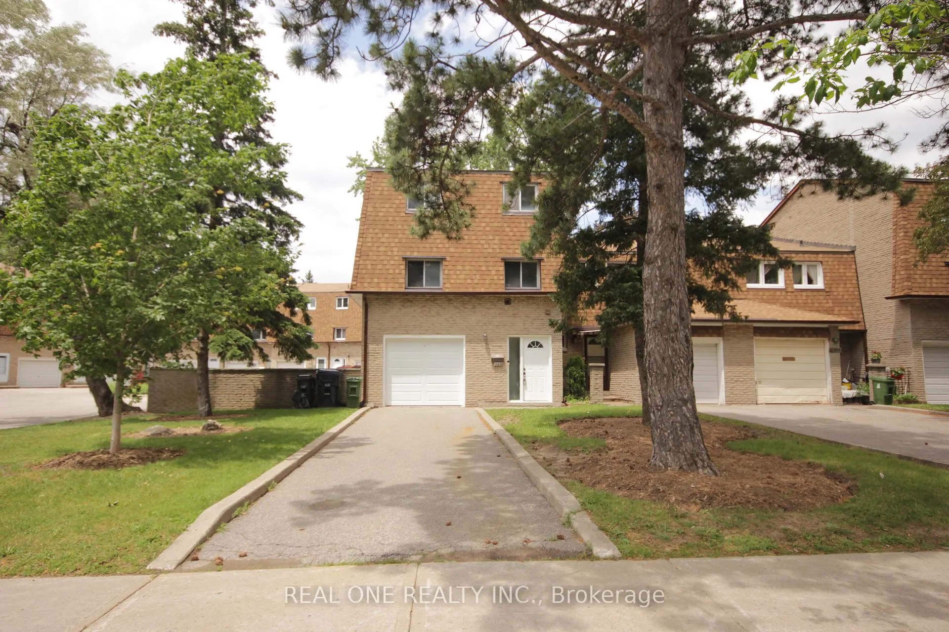 Photo 1 of 122 Beverly Glen Boulevard, Scarborough, L'Amoreaux — HOMEH