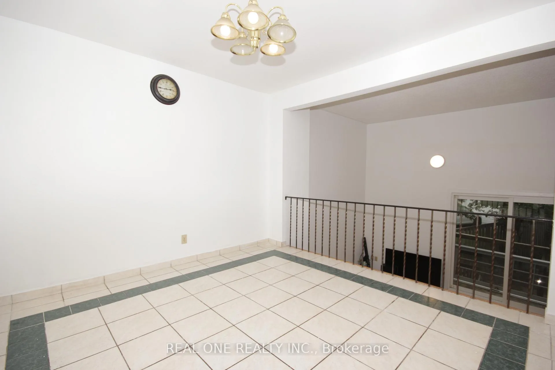 Photo 6 of 122 Beverly Glen Boulevard, Scarborough, L'Amoreaux — HOMEH