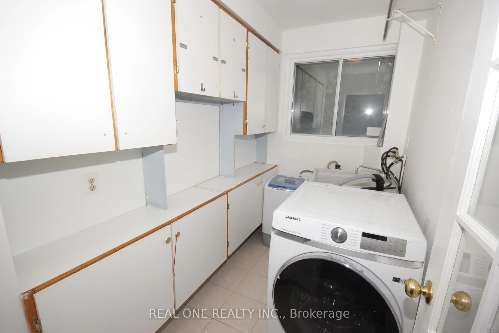 Photo 11 of 122 Beverly Glen Boulevard, Scarborough, L'Amoreaux — HOMEH
