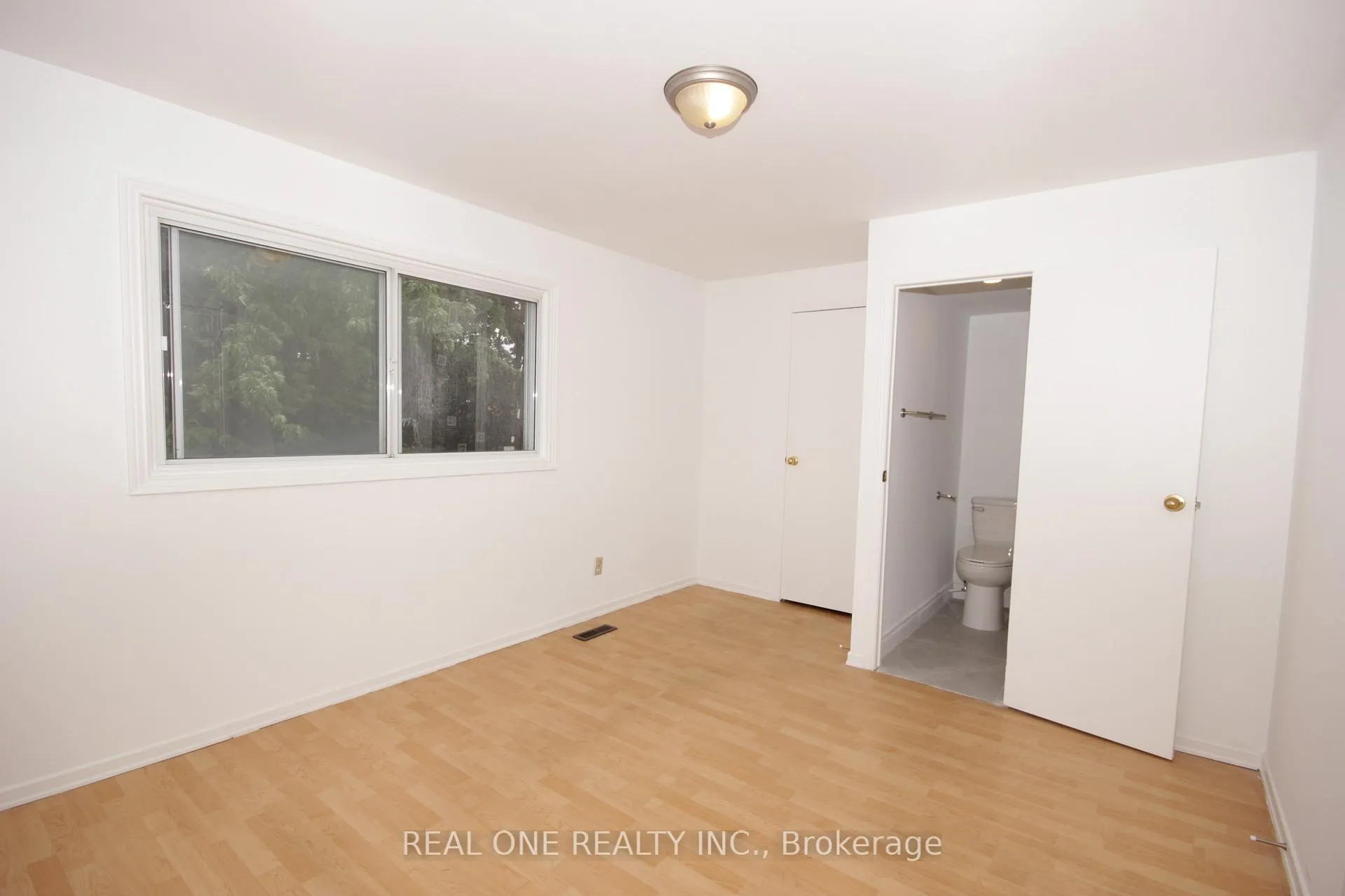 Photo 12 of 122 Beverly Glen Boulevard, Scarborough, L'Amoreaux — HOMEH