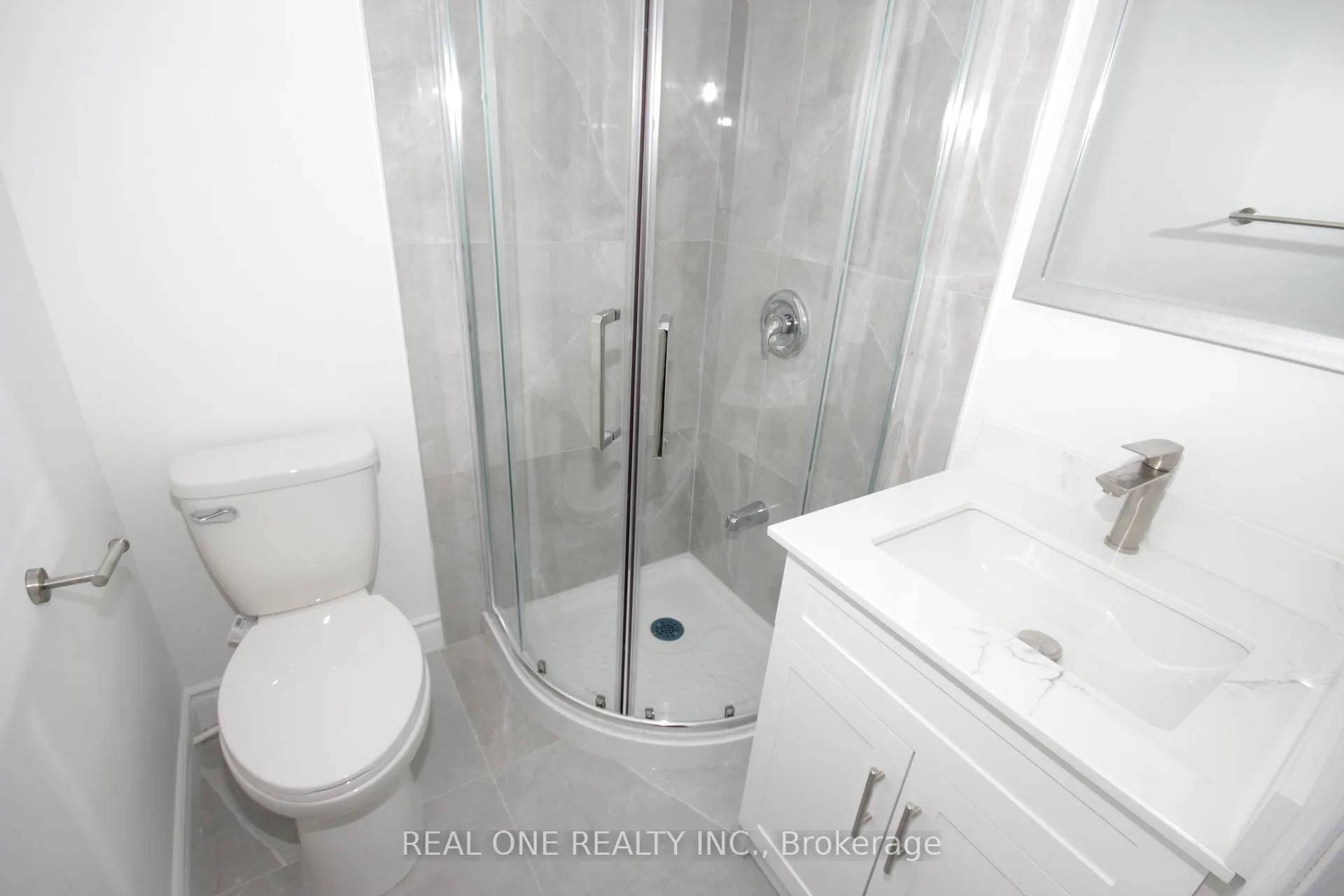 Photo 14 of 122 Beverly Glen Boulevard, Scarborough, L'Amoreaux — HOMEH