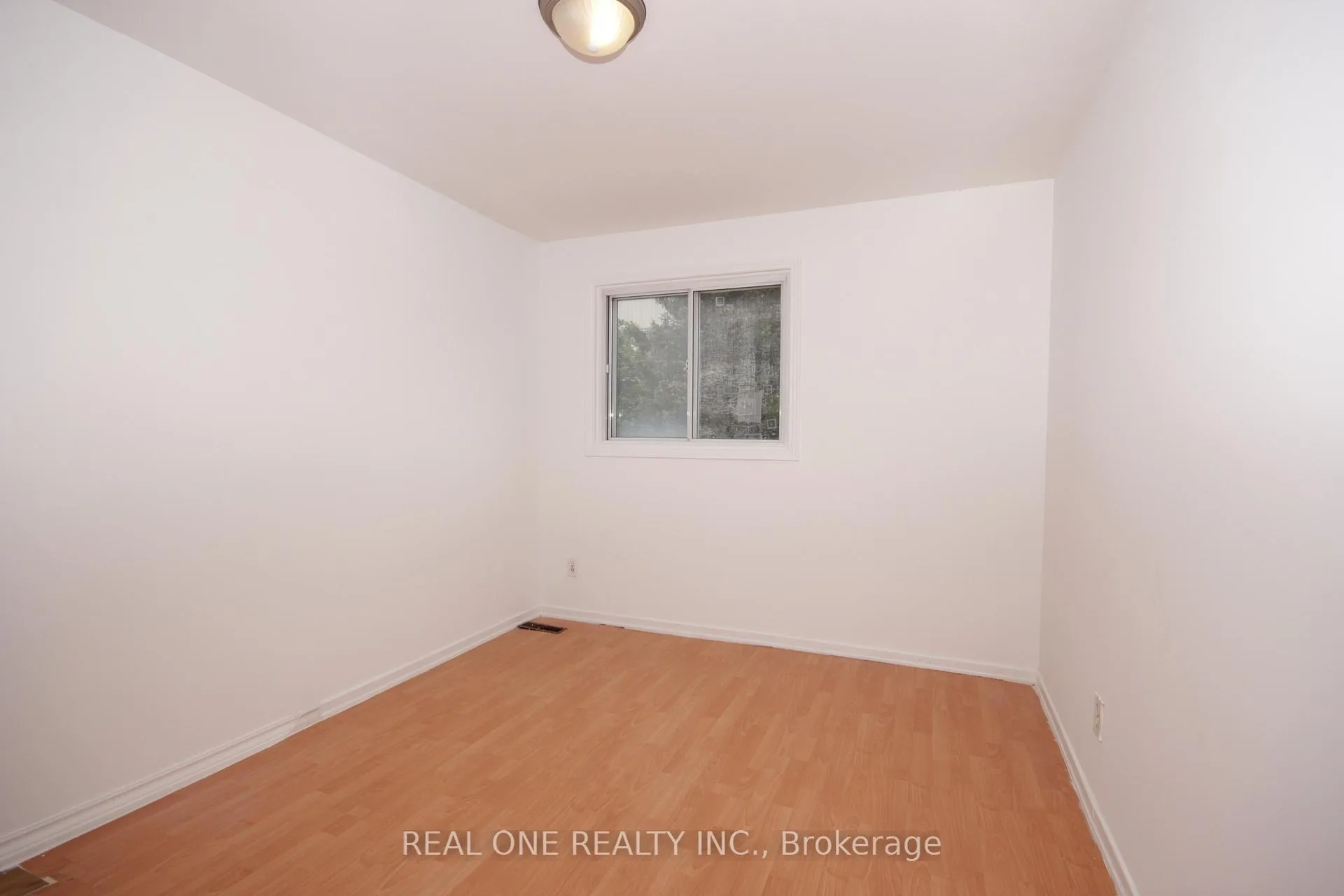 Photo 15 of 122 Beverly Glen Boulevard, Scarborough, L'Amoreaux — HOMEH