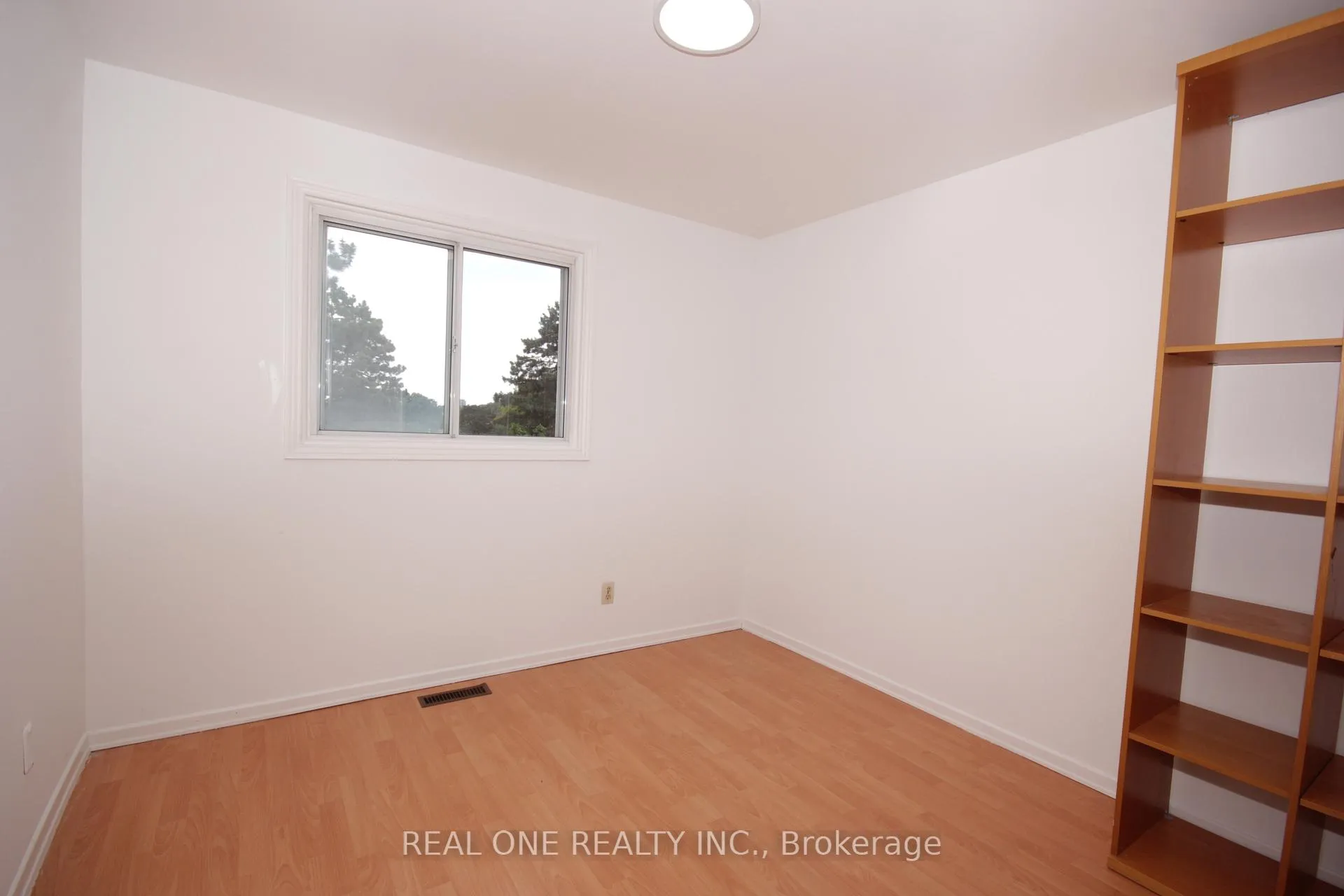 Photo 17 of 122 Beverly Glen Boulevard, Scarborough, L'Amoreaux — HOMEH