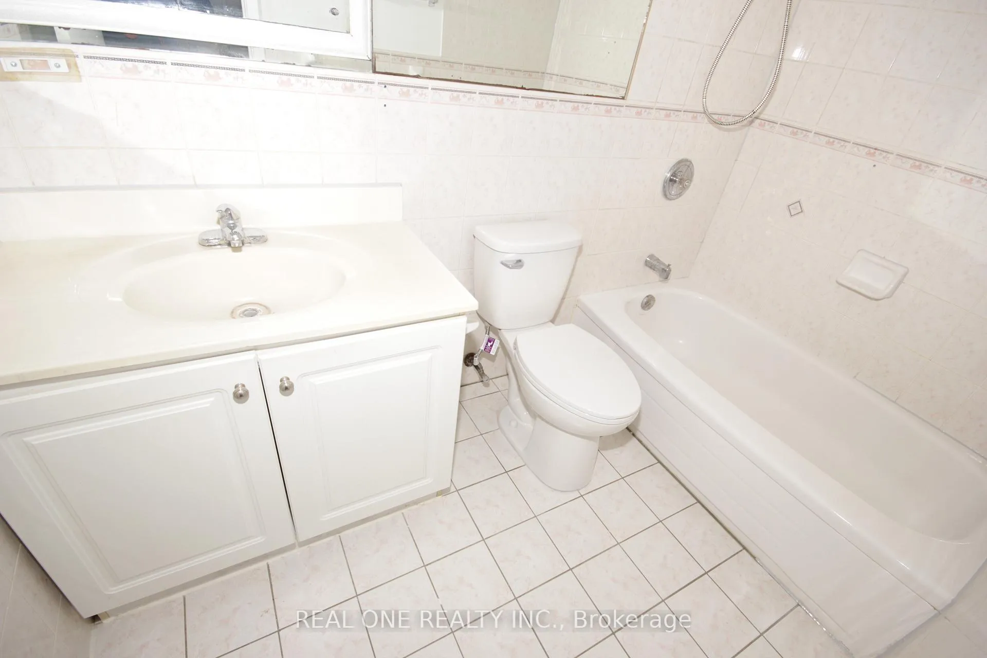 Photo 19 of 122 Beverly Glen Boulevard, Scarborough, L'Amoreaux — HOMEH