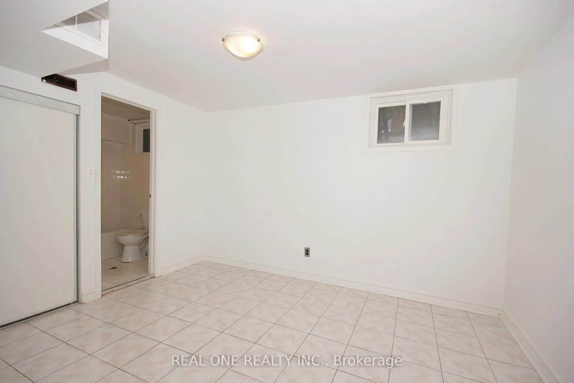 Photo 22 of 122 Beverly Glen Boulevard, Scarborough, L'Amoreaux — HOMEH