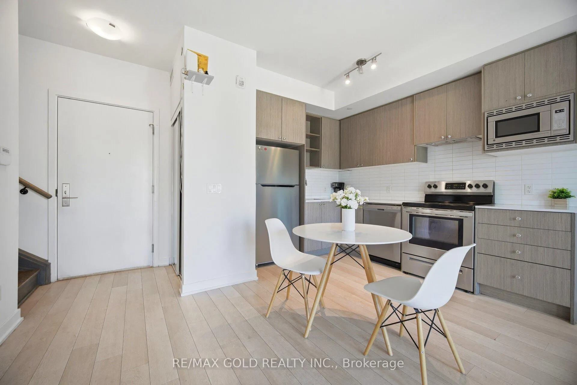 Photo 8 of Unit 204, 155 Downsview Park Boulevard, North York, Downsview-Roding-CFB — HOMEH