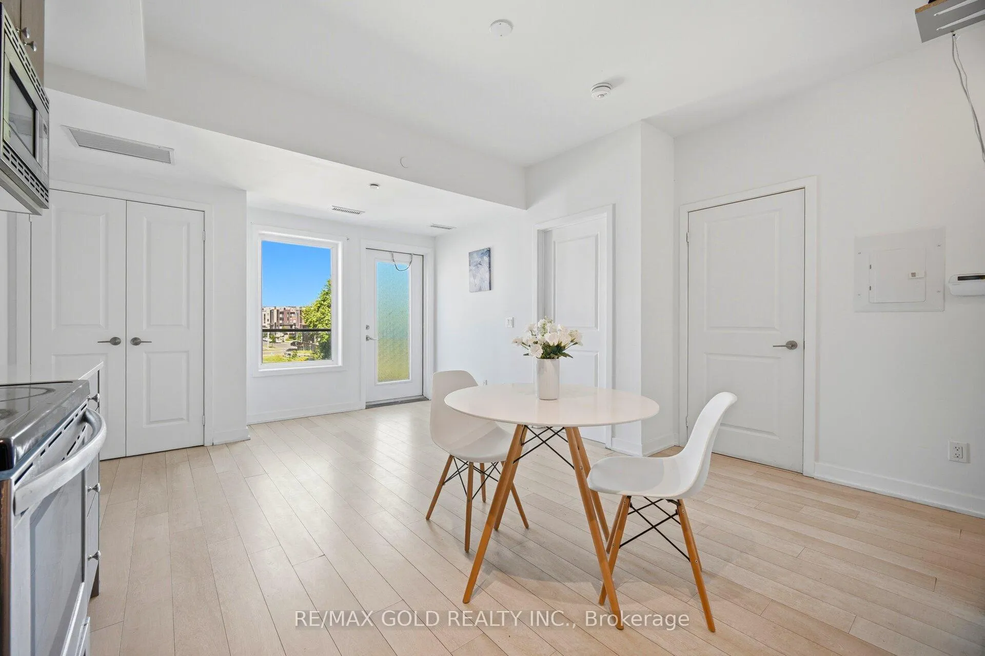 Photo 11 of Unit 204, 155 Downsview Park Boulevard, North York, Downsview-Roding-CFB — HOMEH