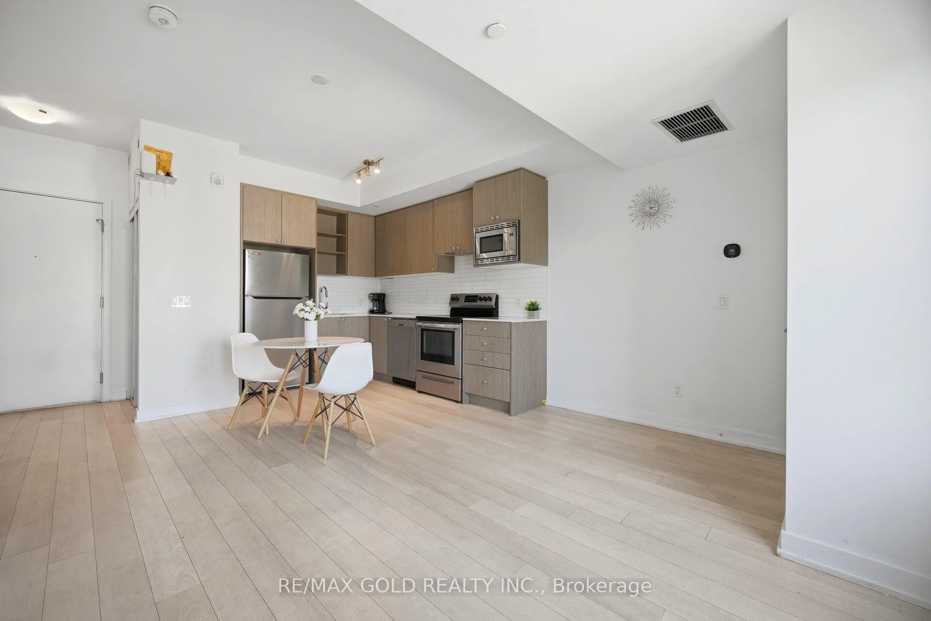 Photo 14 of Unit 204, 155 Downsview Park Boulevard, North York, Downsview-Roding-CFB — HOMEH