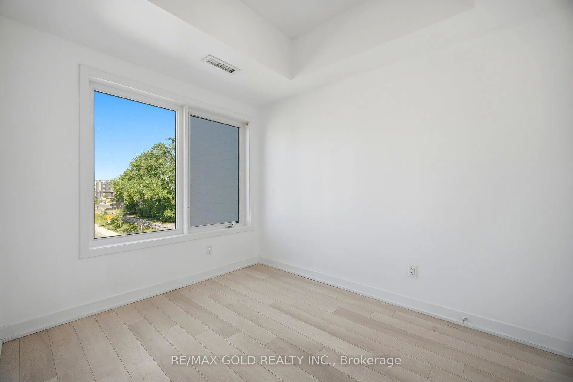 Photo 16 of Unit 204, 155 Downsview Park Boulevard, North York, Downsview-Roding-CFB — HOMEH