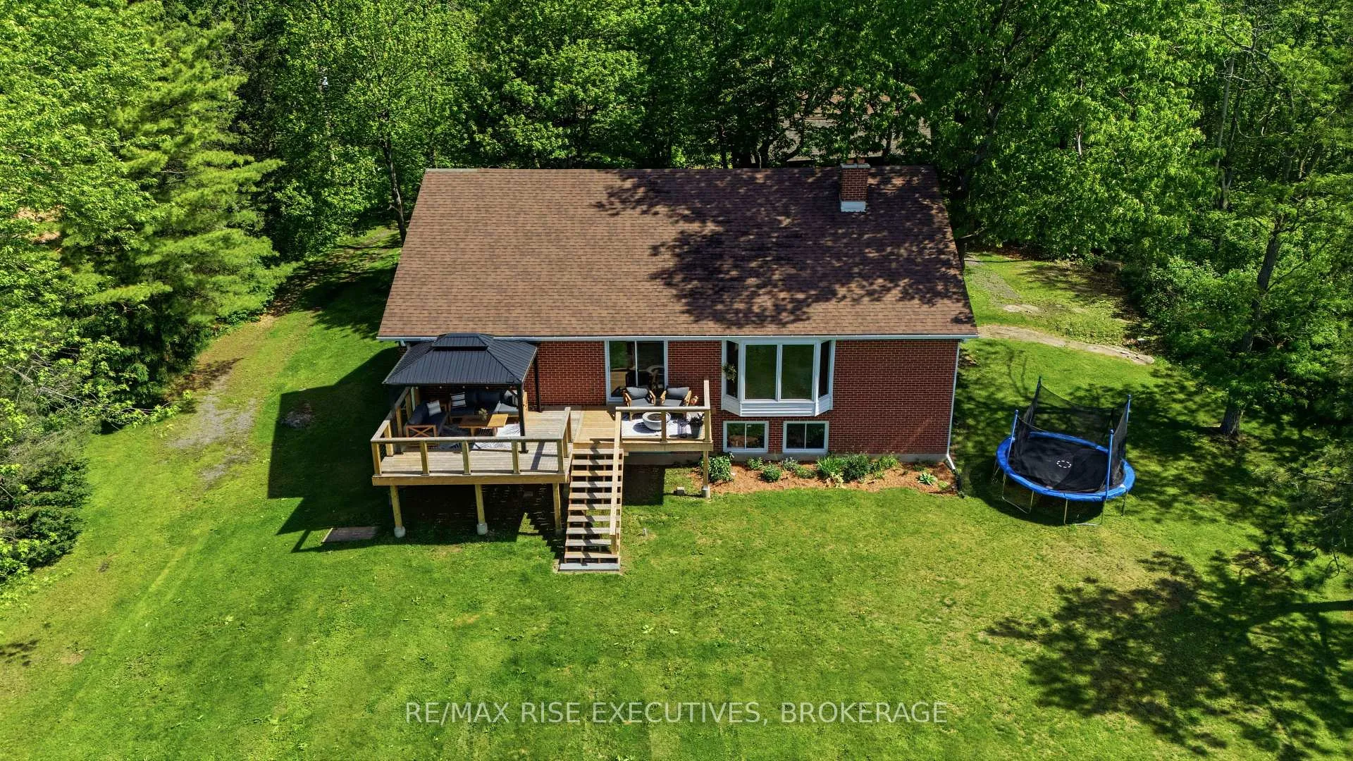 Photo 3 of 1520 Shore Road, Kingston, City North of 401 — HOMEH