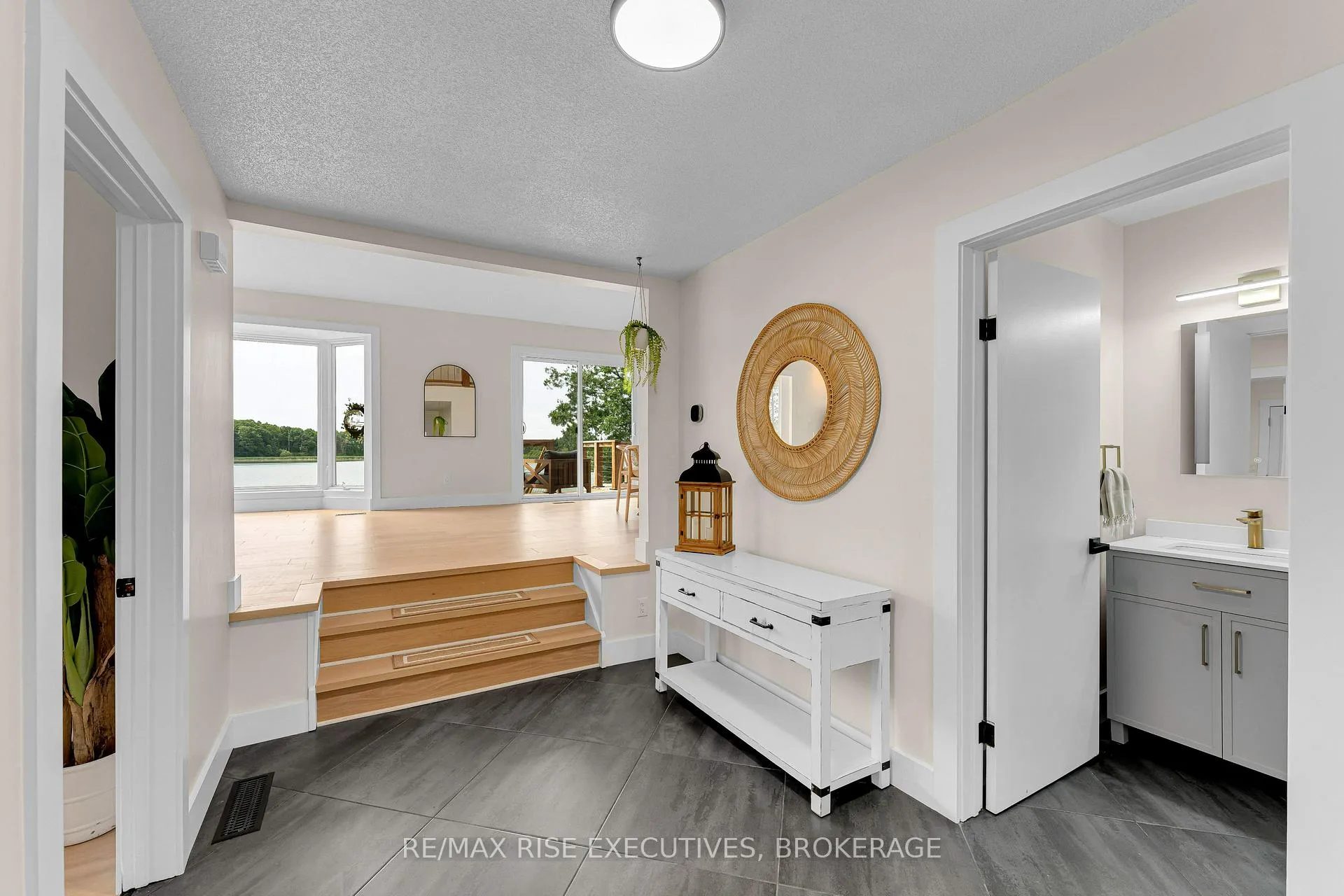 Photo 9 of 1520 Shore Road, Kingston, City North of 401 — HOMEH