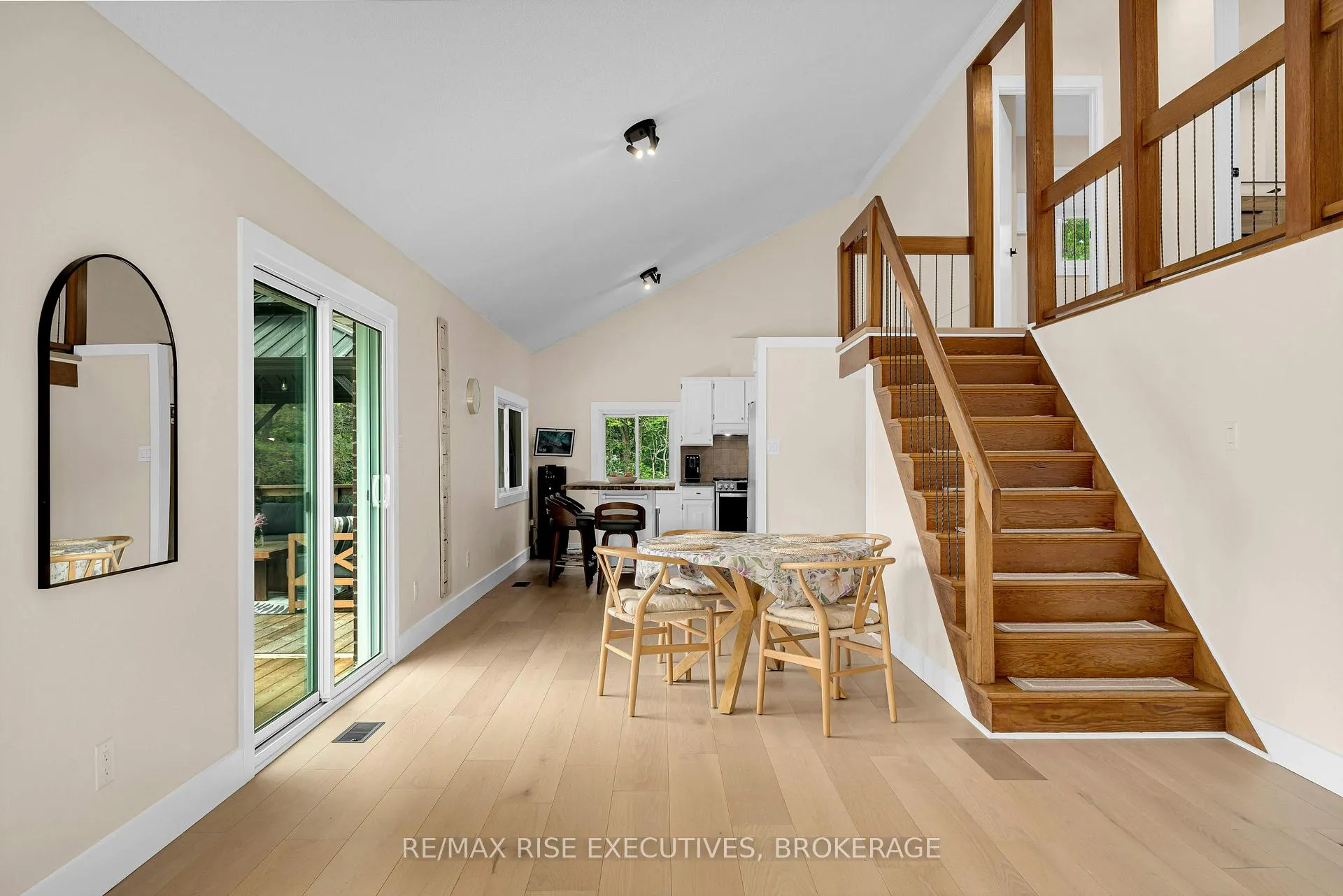 Photo 16 of 1520 Shore Road, Kingston, City North of 401 — HOMEH
