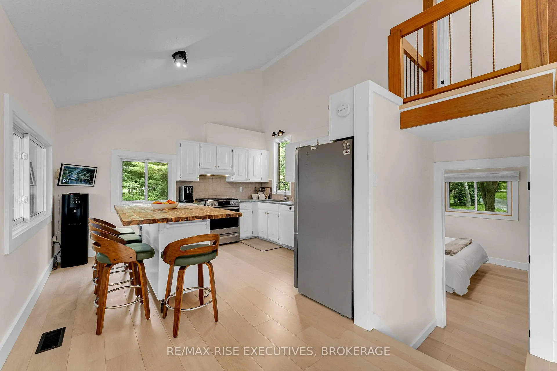 Photo 17 of 1520 Shore Road, Kingston, City North of 401 — HOMEH
