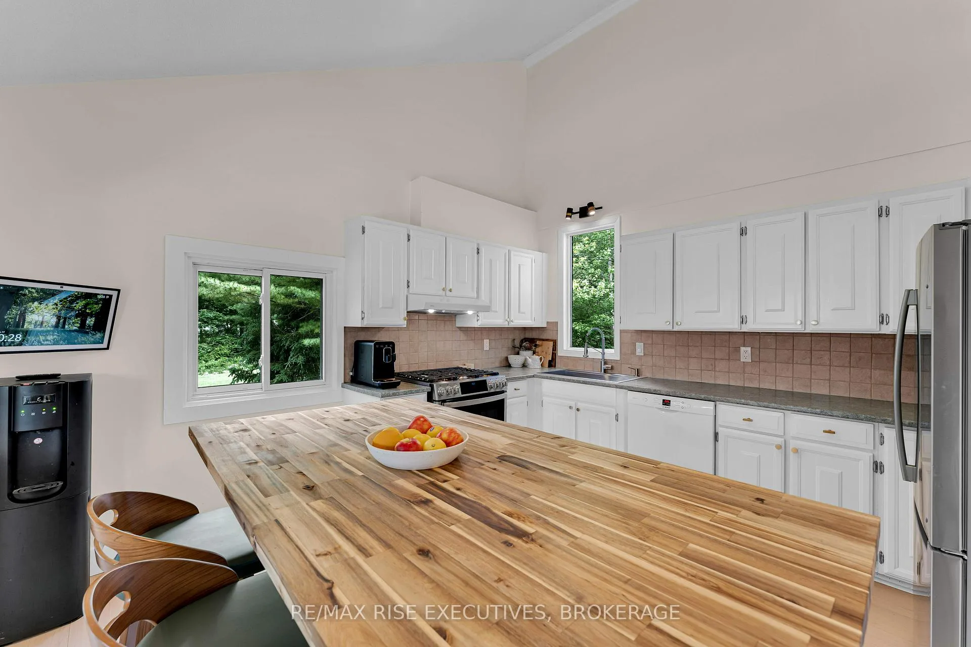 Photo 18 of 1520 Shore Road, Kingston, City North of 401 — HOMEH