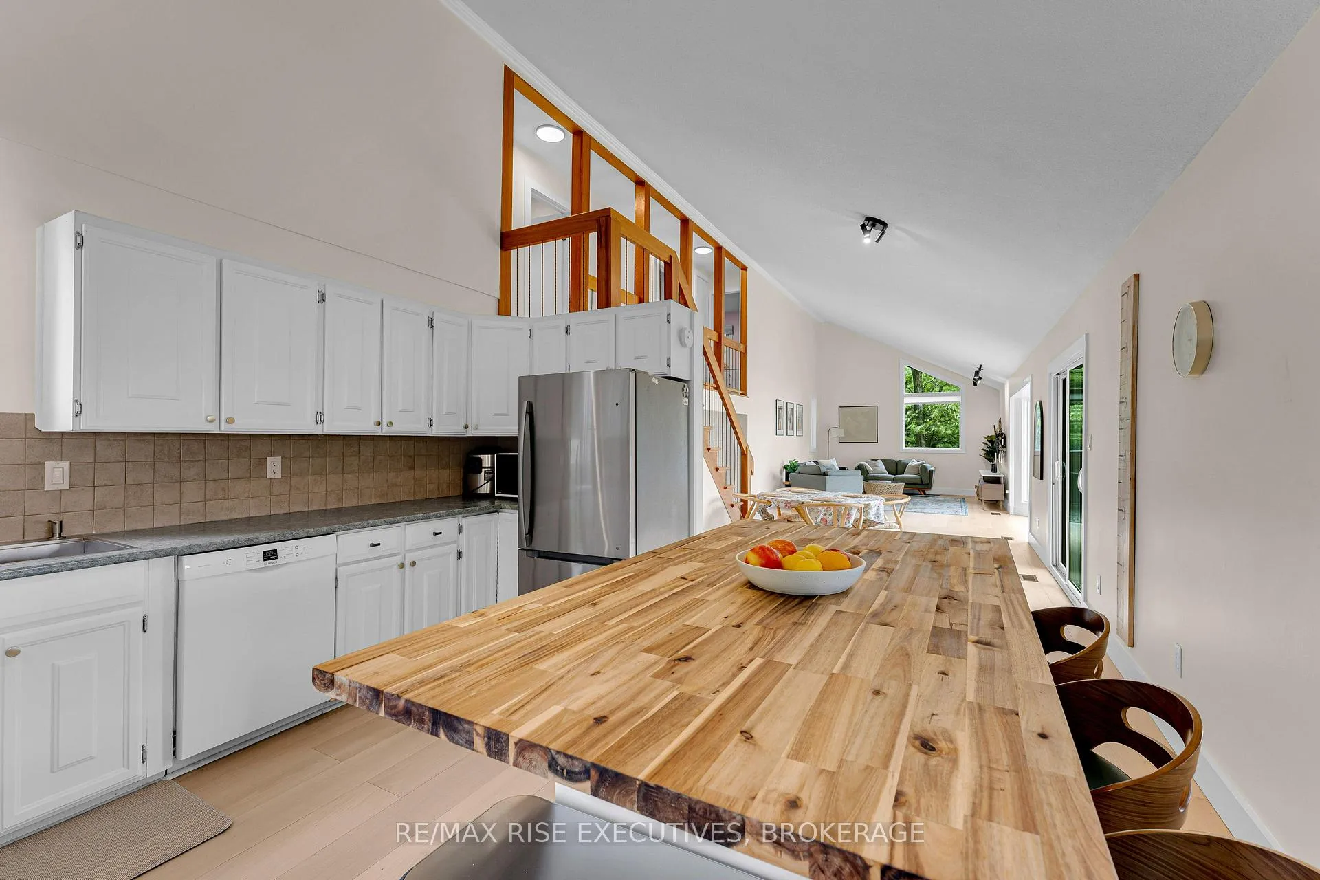 Photo 19 of 1520 Shore Road, Kingston, City North of 401 — HOMEH
