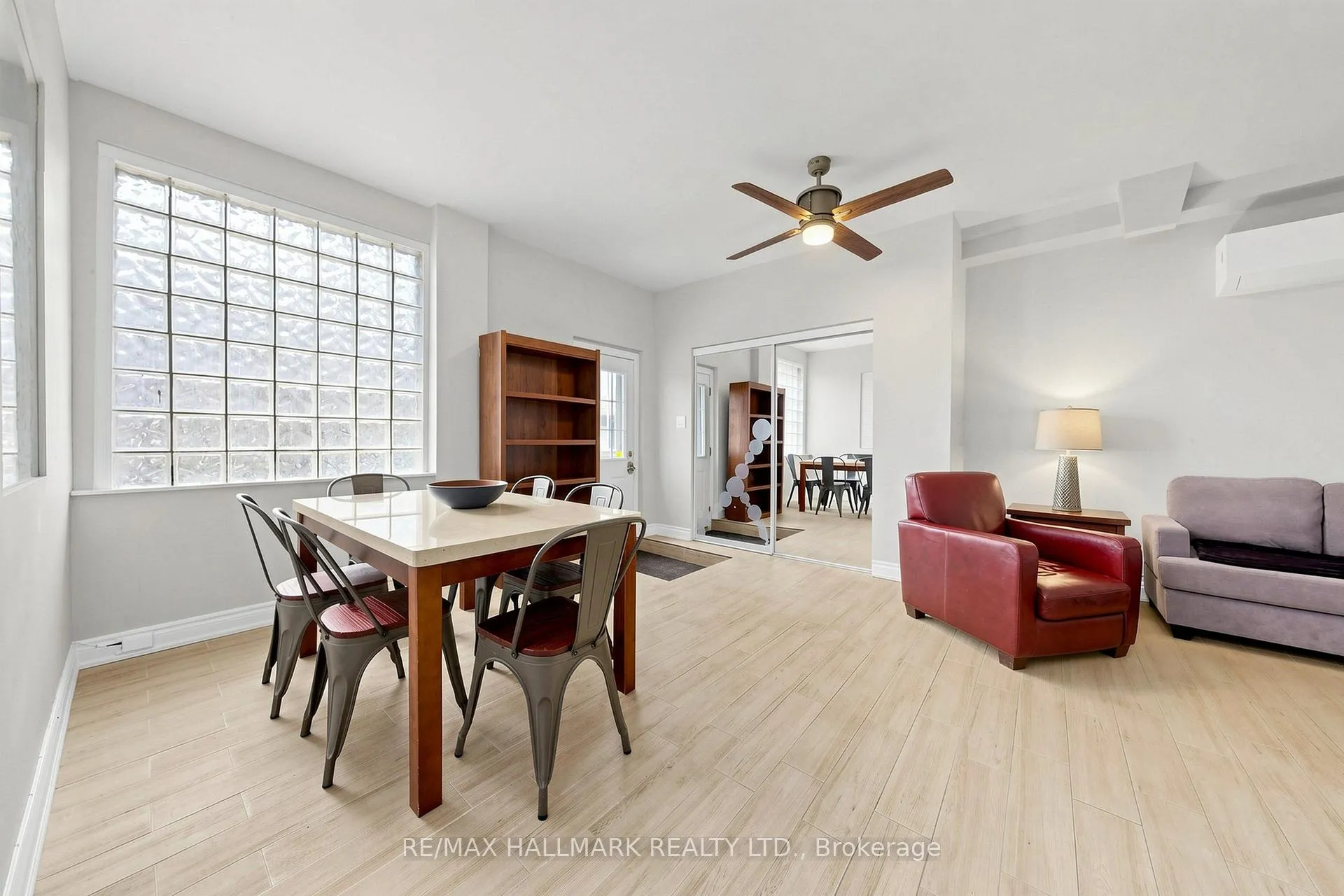 Photo 3 of 856B Millwood Road, Toronto, Leaside — HOMEH