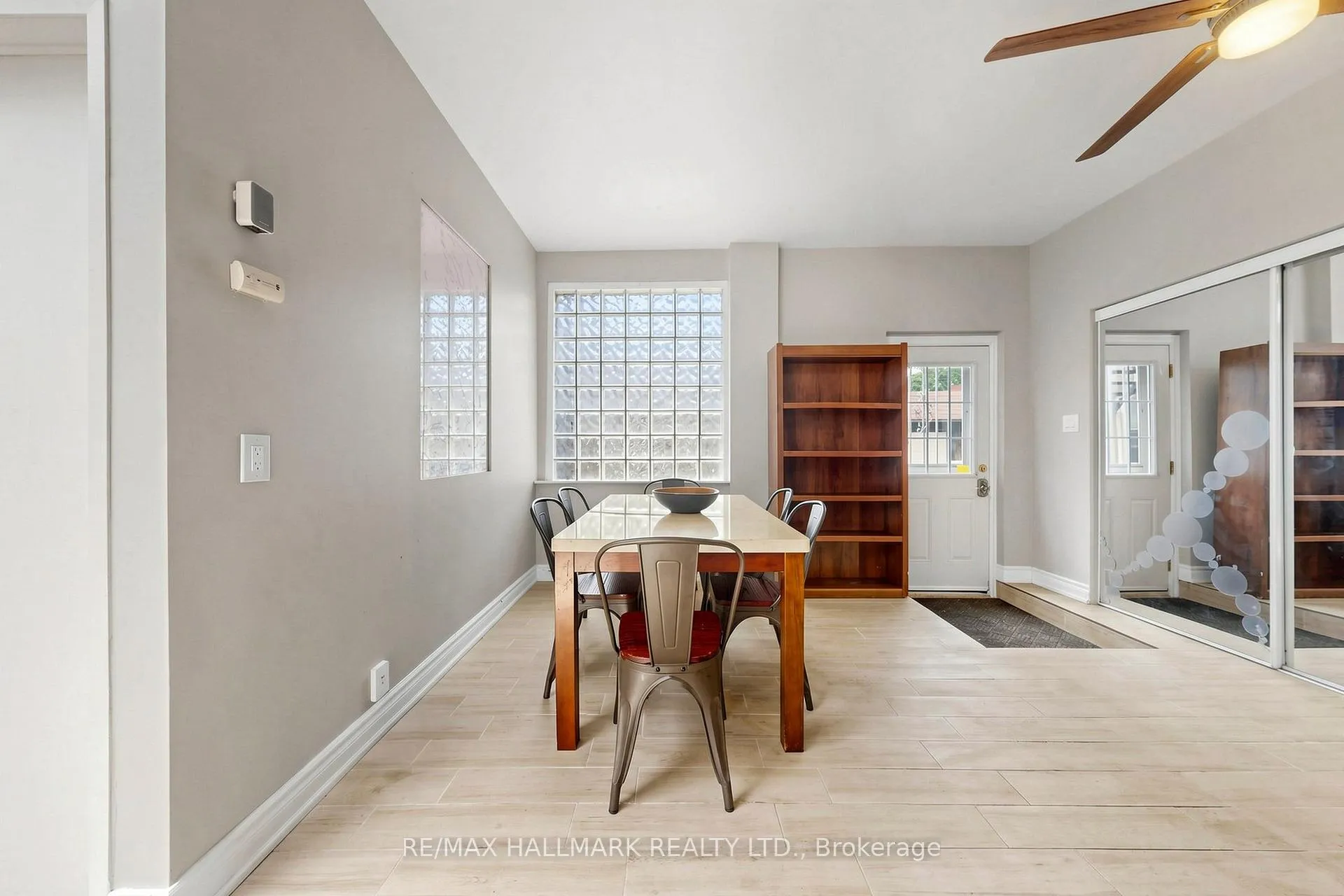 Photo 4 of 856B Millwood Road, Toronto, Leaside — HOMEH