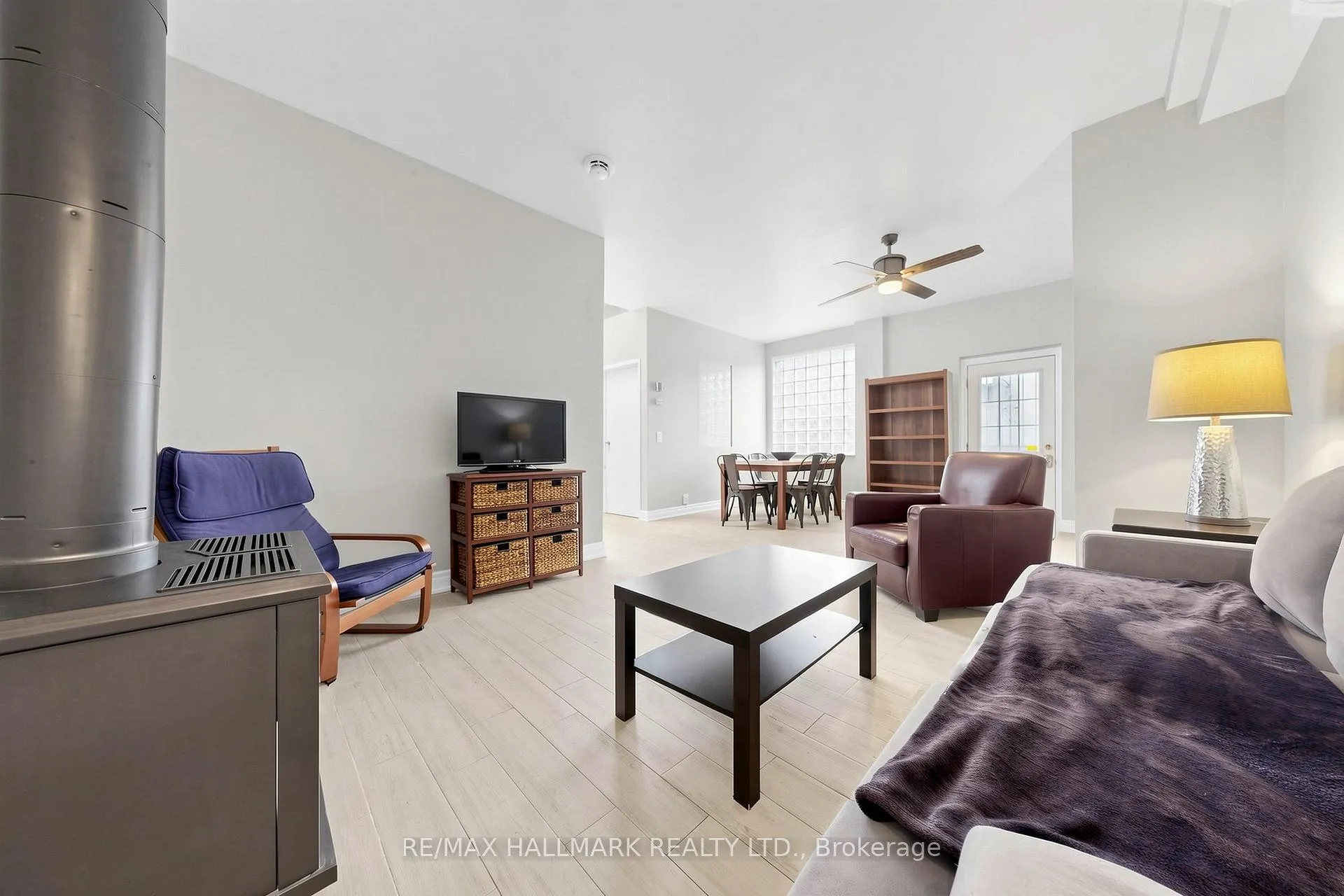 Photo 6 of 856B Millwood Road, Toronto, Leaside — HOMEH