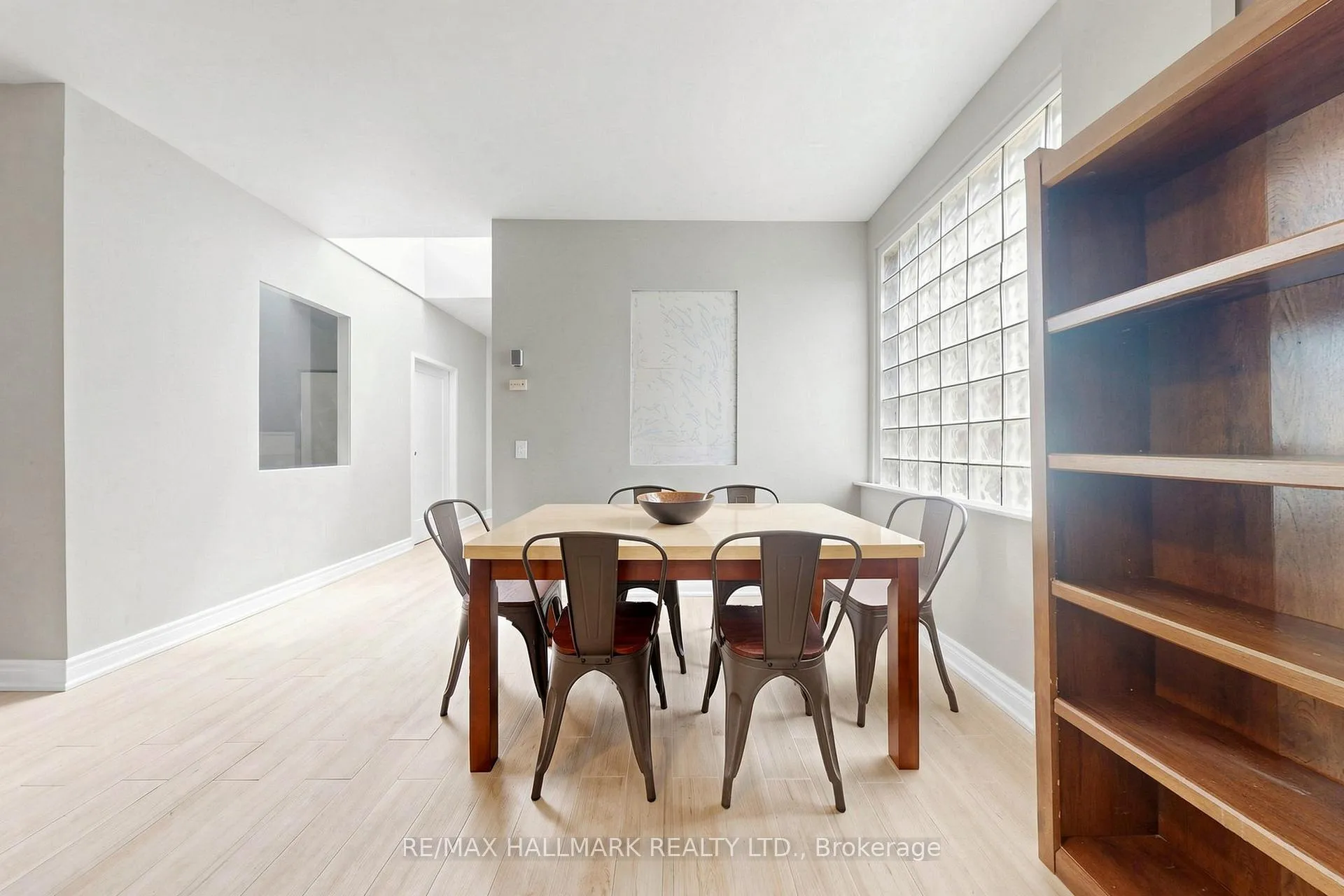 Photo 7 of 856B Millwood Road, Toronto, Leaside — HOMEH