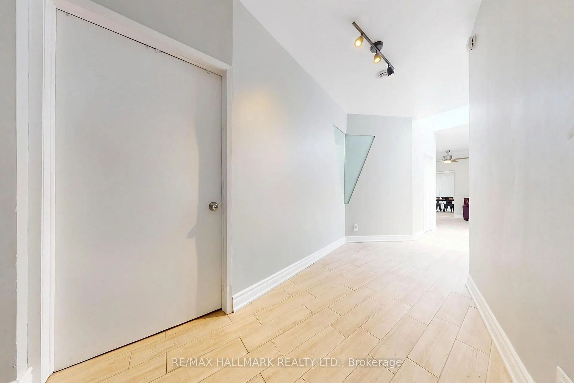 Photo 9 of 856B Millwood Road, Toronto, Leaside — HOMEH