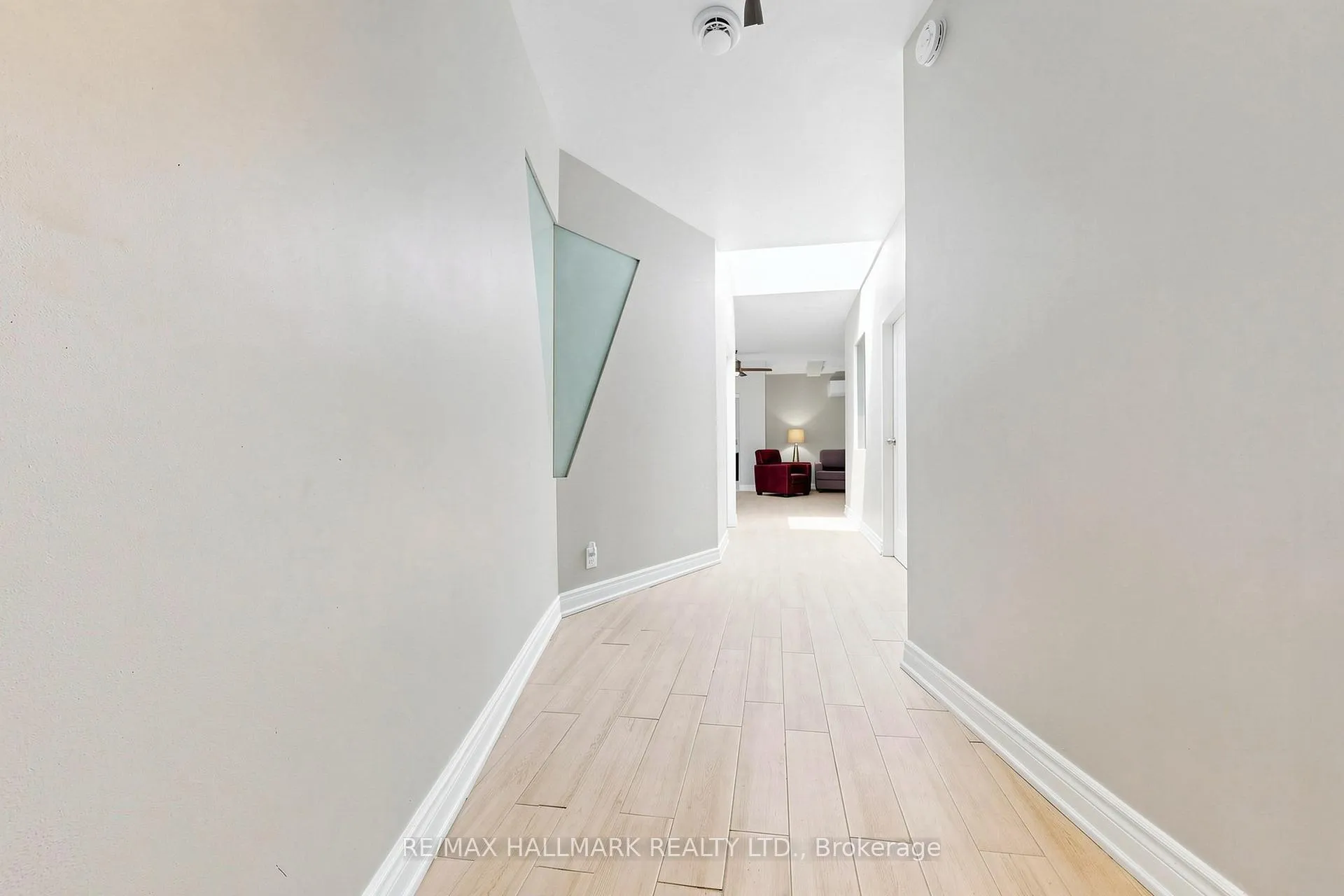 Photo 16 of 856B Millwood Road, Toronto, Leaside — HOMEH