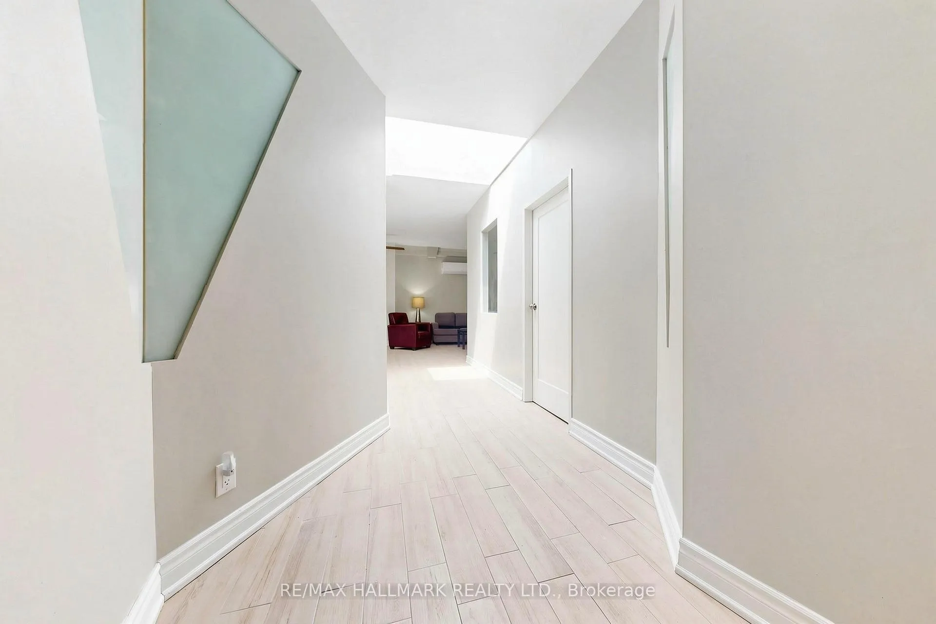 Photo 17 of 856B Millwood Road, Toronto, Leaside — HOMEH