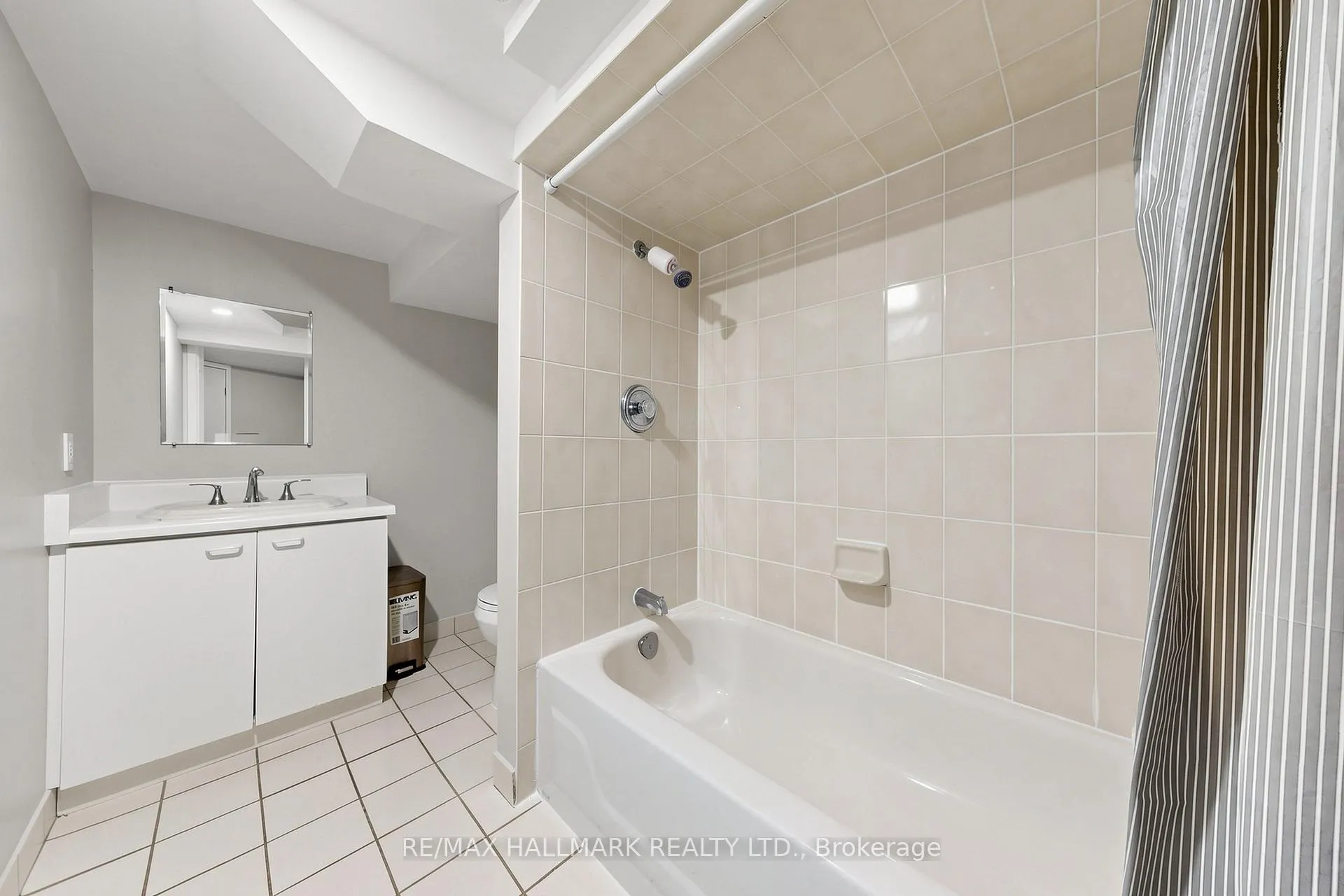 Photo 21 of 856B Millwood Road, Toronto, Leaside — HOMEH