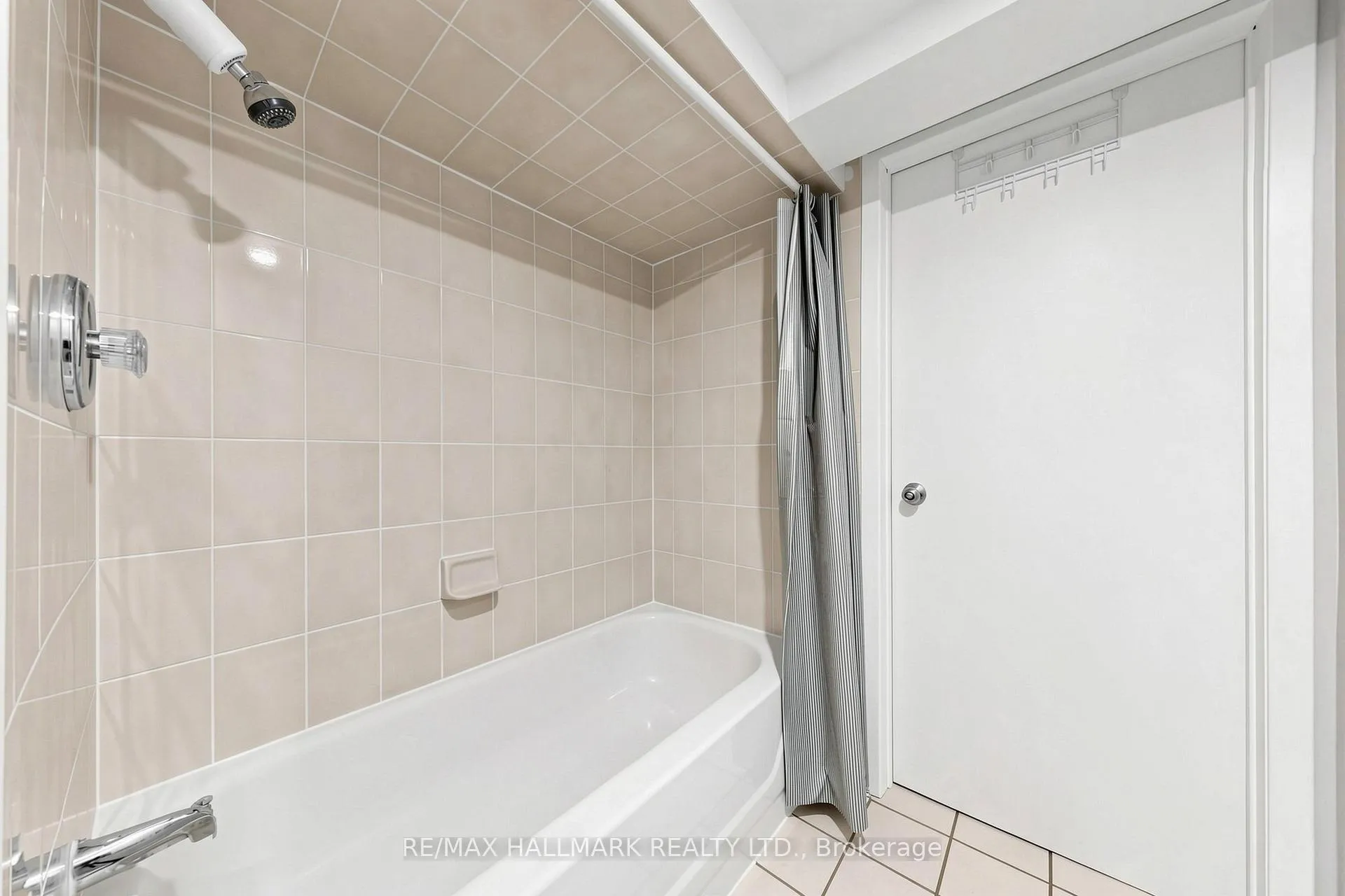 Photo 22 of 856B Millwood Road, Toronto, Leaside — HOMEH