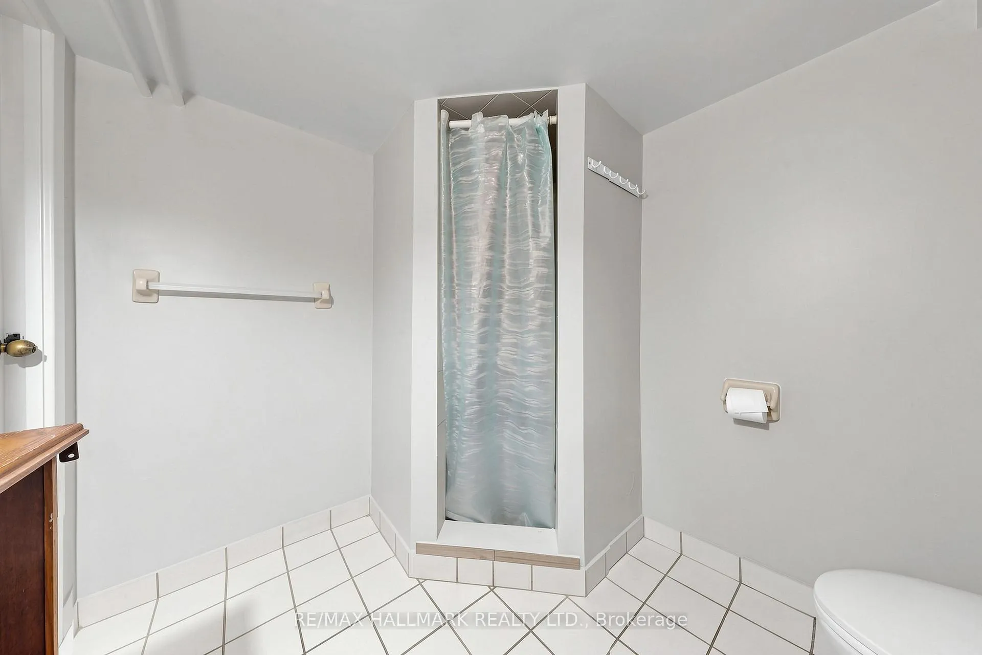 Photo 23 of 856B Millwood Road, Toronto, Leaside — HOMEH