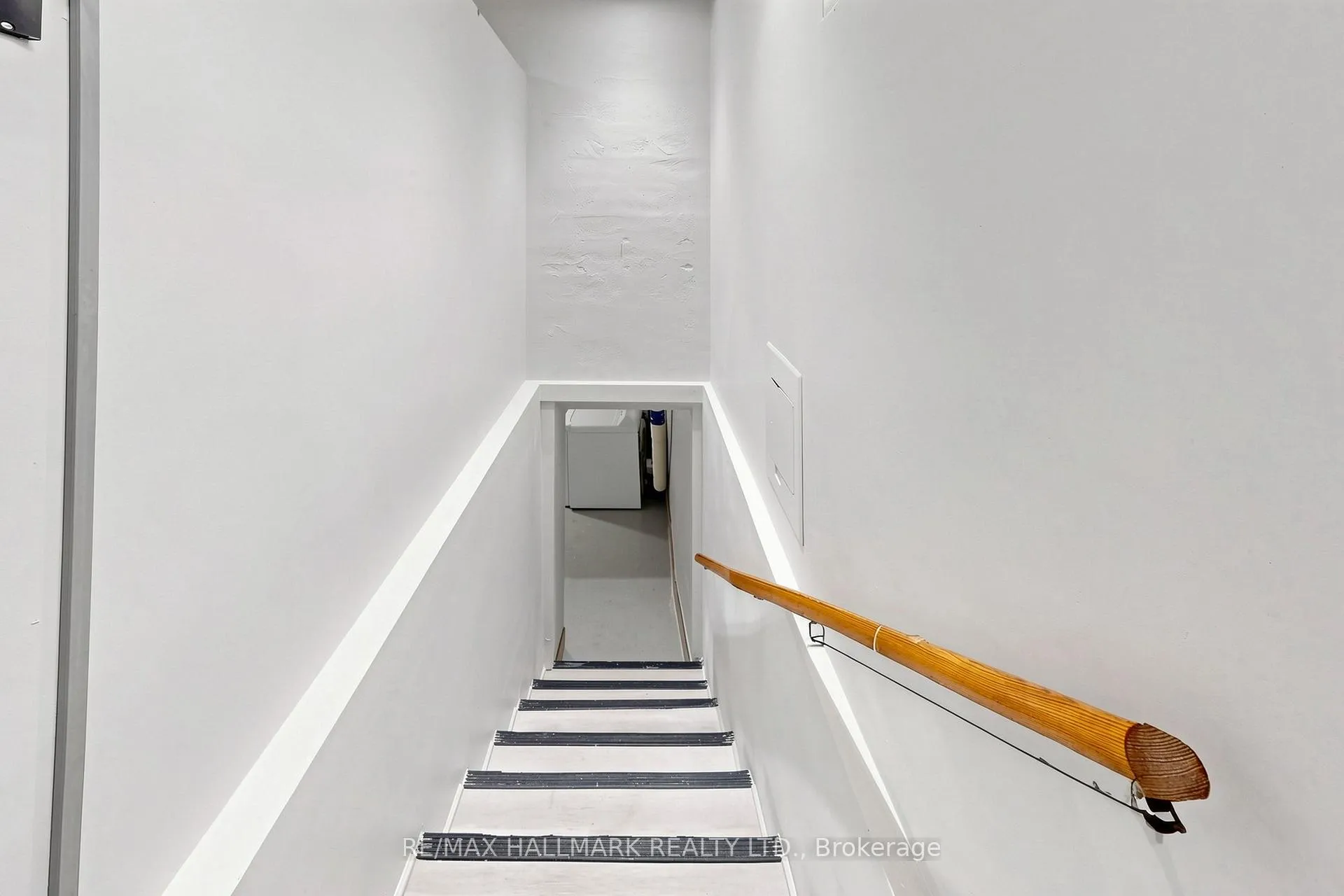 Photo 25 of 856B Millwood Road, Toronto, Leaside — HOMEH