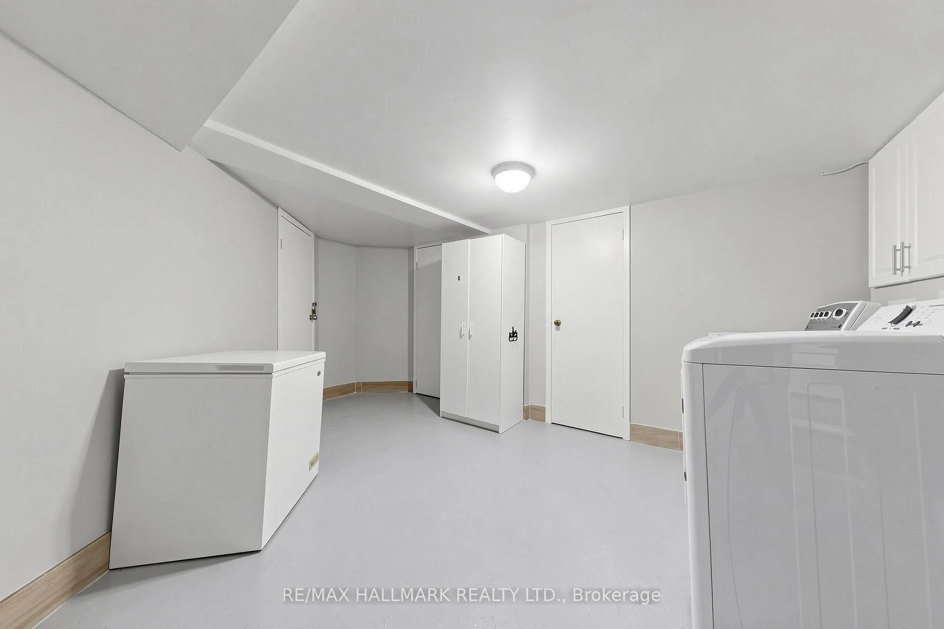 Photo 27 of 856B Millwood Road, Toronto, Leaside — HOMEH