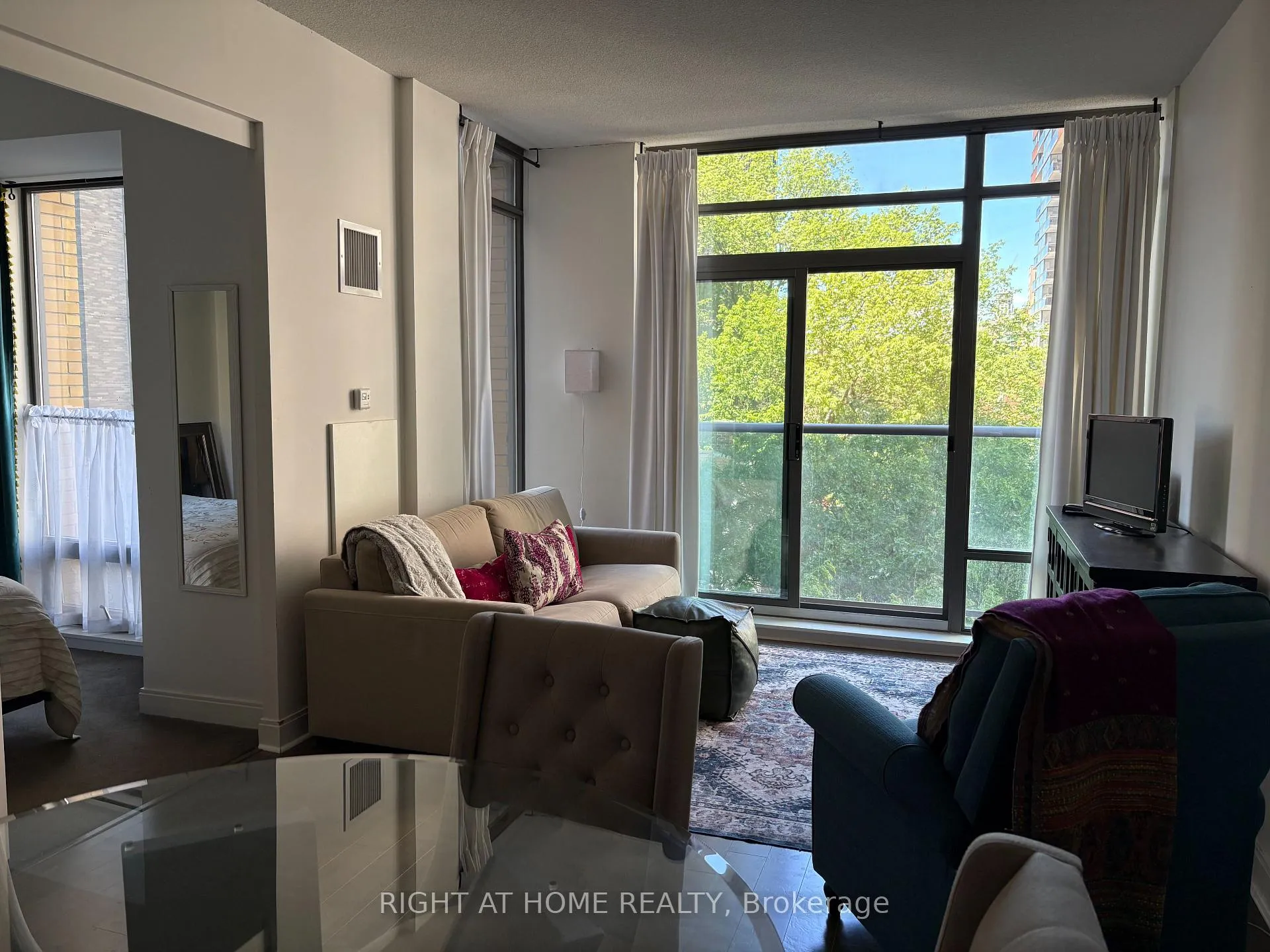 Photo 11 of Unit 412, 21 Scollard Street, Toronto, The Annex — HOMEH
