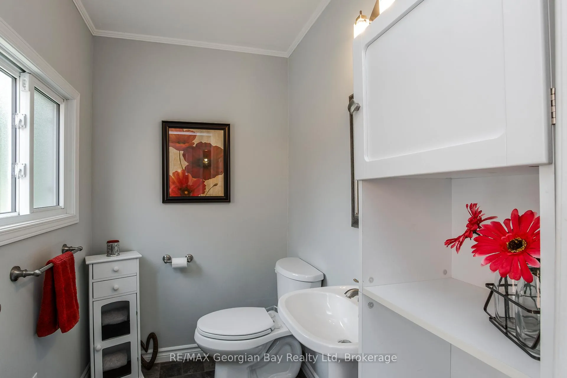 Photo 12 of 423 Ellen Street, Midland — HOMEH