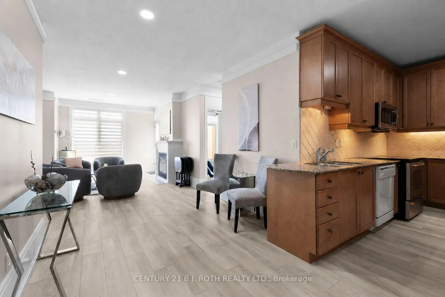 Photo 4 of Unit 313, 140 Cedar Island Road, Orillia — HOMEH