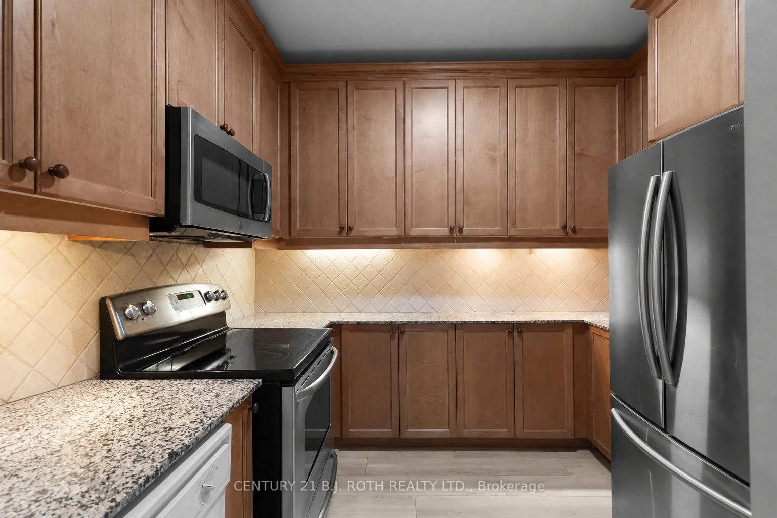 Photo 8 of Unit 313, 140 Cedar Island Road, Orillia — HOMEH