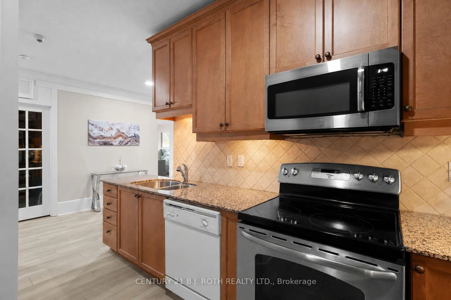 Photo 9 of Unit 313, 140 Cedar Island Road, Orillia — HOMEH