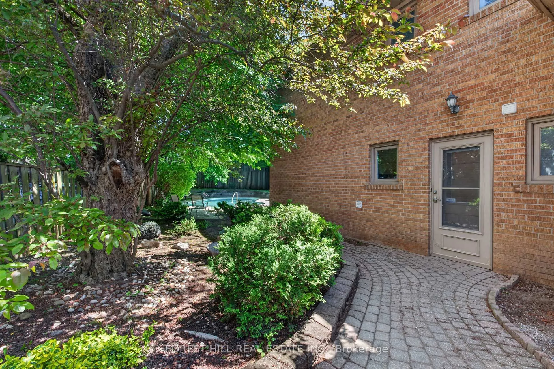 Photo 23 of 91 Montressor Drive, North York, St. Andrew-Windfields — HOMEH