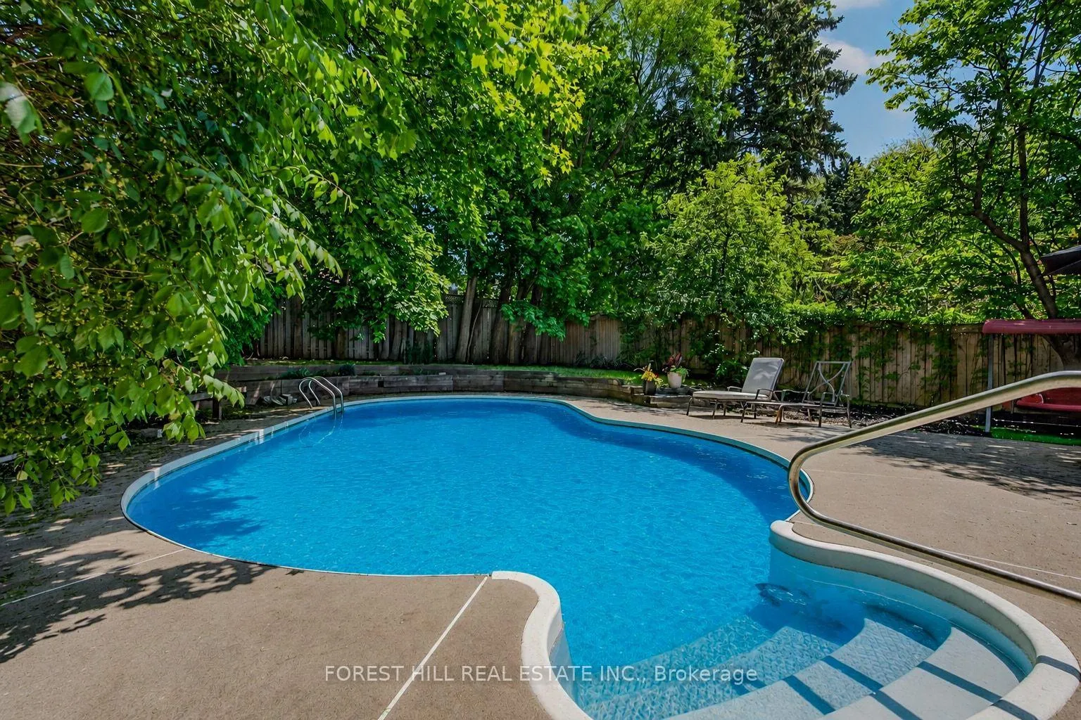 Photo 26 of 91 Montressor Drive, North York, St. Andrew-Windfields — HOMEH