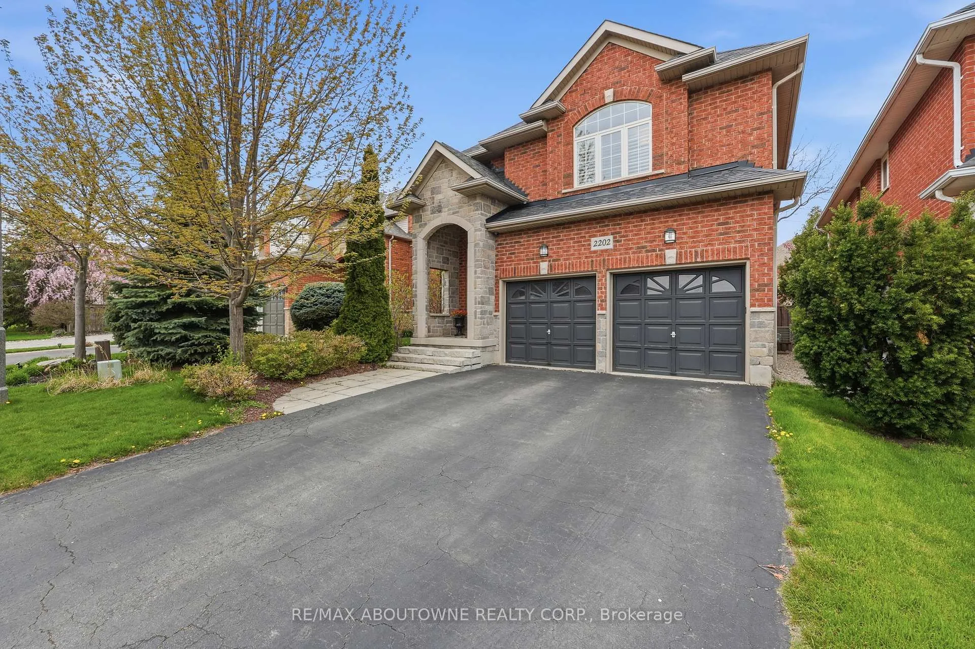 Photo 6 of 2202 Brookhaven Crescent, Oakville, Westmount — HOMEH