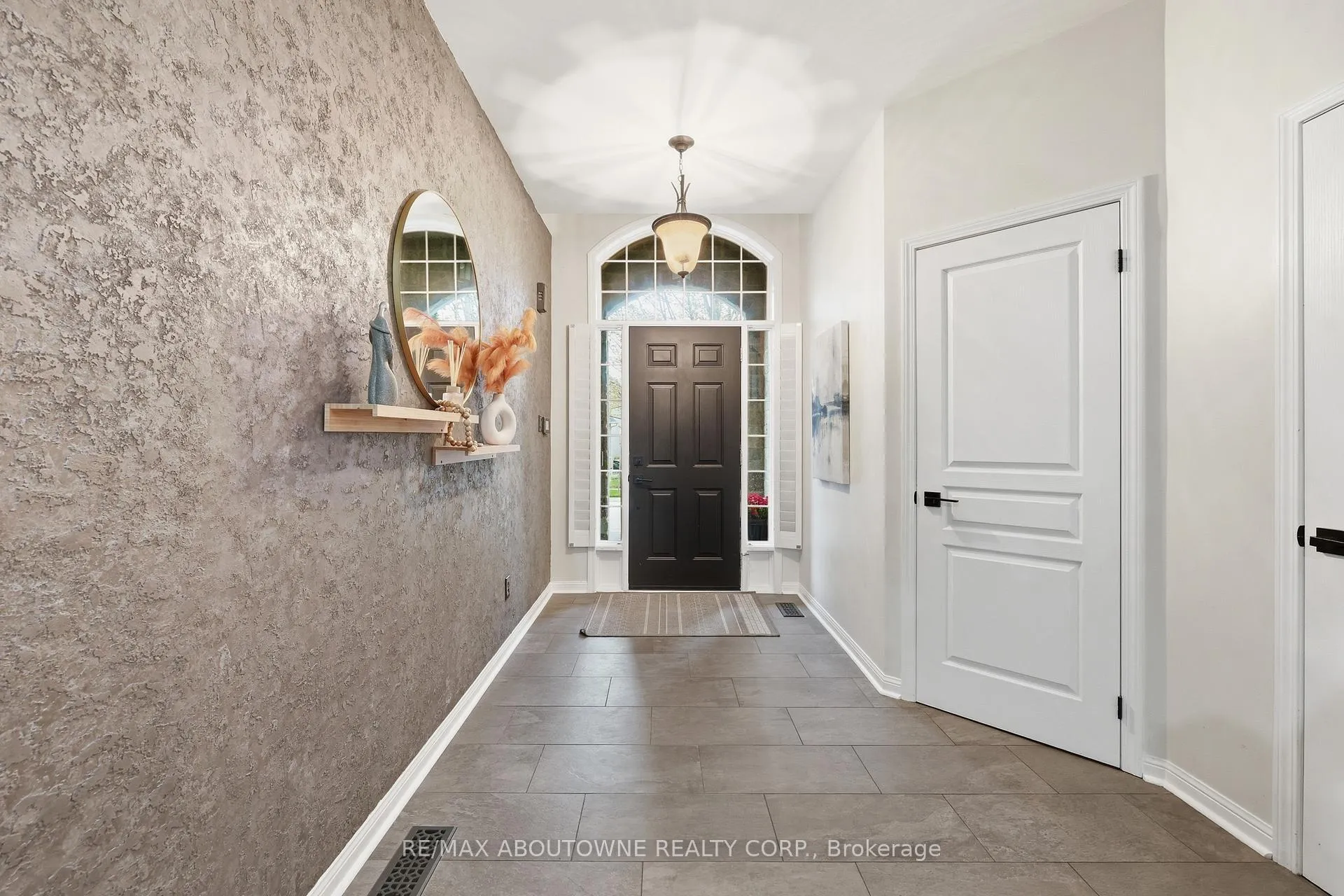Photo 8 of 2202 Brookhaven Crescent, Oakville, Westmount — HOMEH
