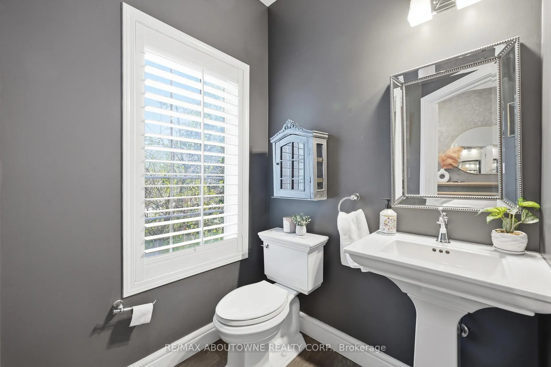 Photo 15 of 2202 Brookhaven Crescent, Oakville, Westmount — HOMEH