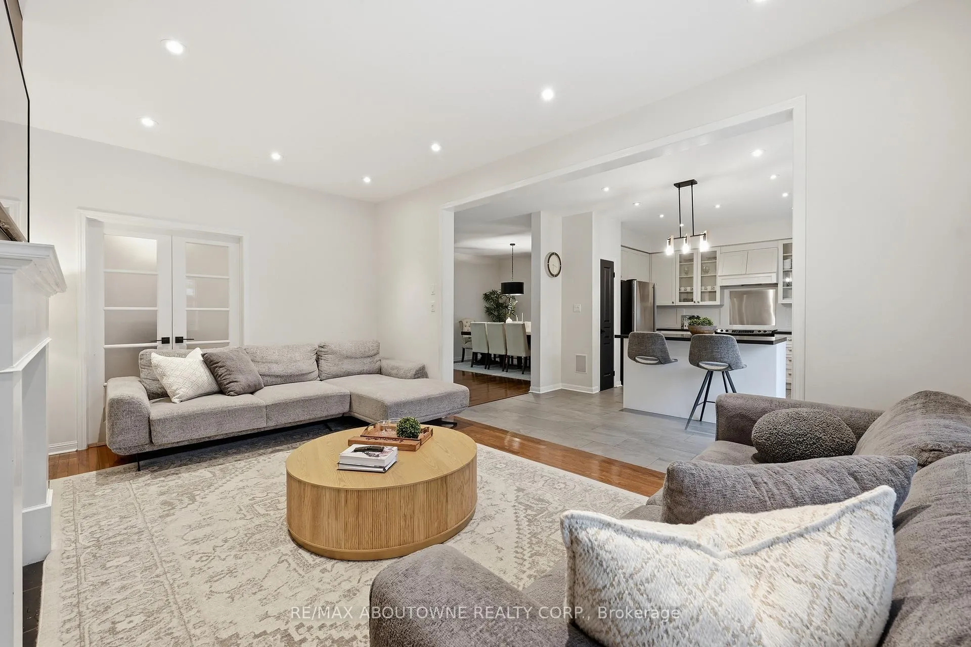 Photo 16 of 2202 Brookhaven Crescent, Oakville, Westmount — HOMEH