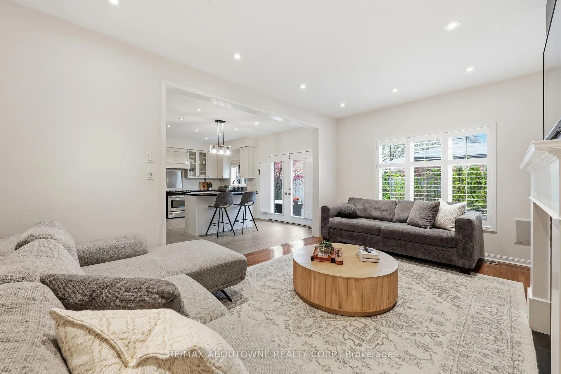 Photo 17 of 2202 Brookhaven Crescent, Oakville, Westmount — HOMEH