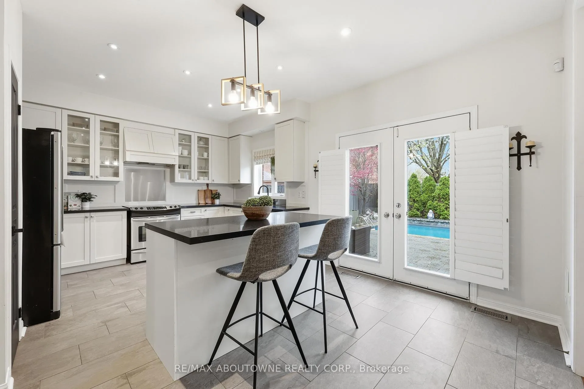 Photo 21 of 2202 Brookhaven Crescent, Oakville, Westmount — HOMEH