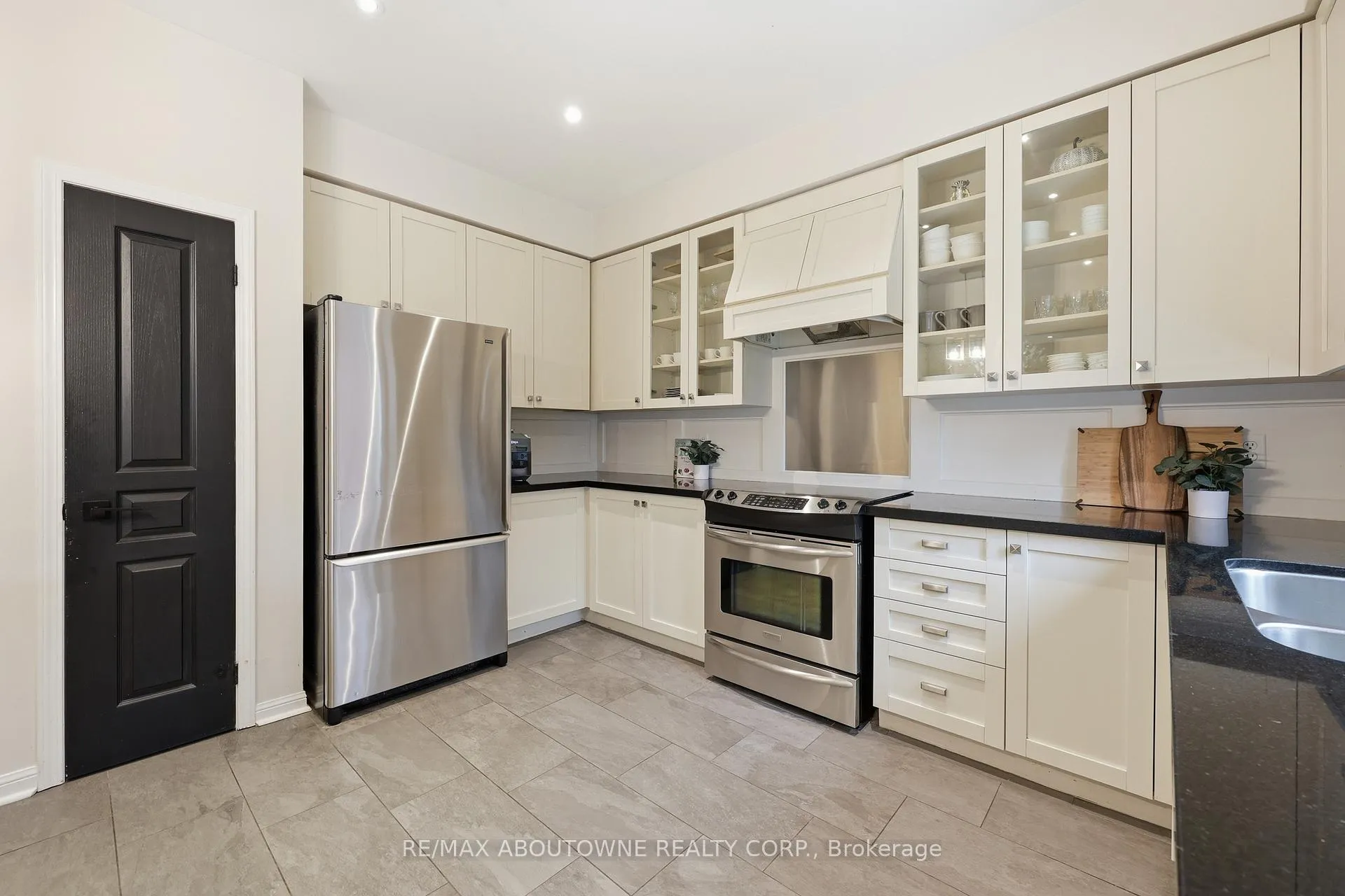 Photo 23 of 2202 Brookhaven Crescent, Oakville, Westmount — HOMEH