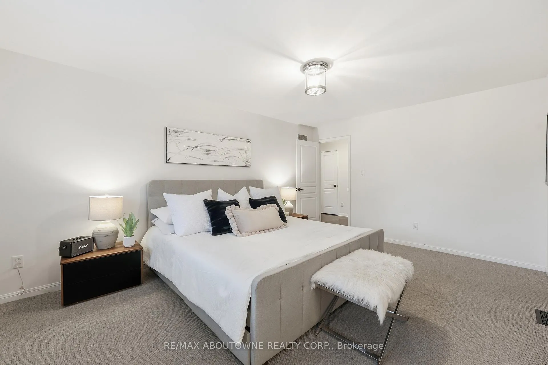 Photo 27 of 2202 Brookhaven Crescent, Oakville, Westmount — HOMEH