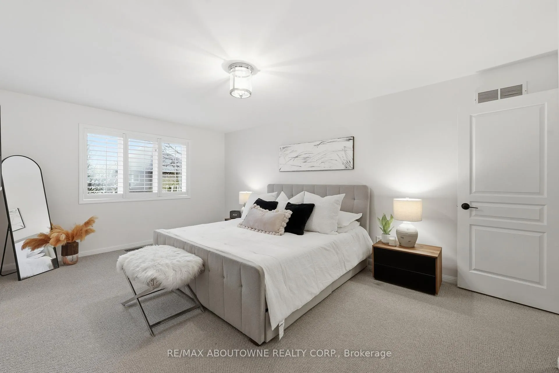 Photo 28 of 2202 Brookhaven Crescent, Oakville, Westmount — HOMEH