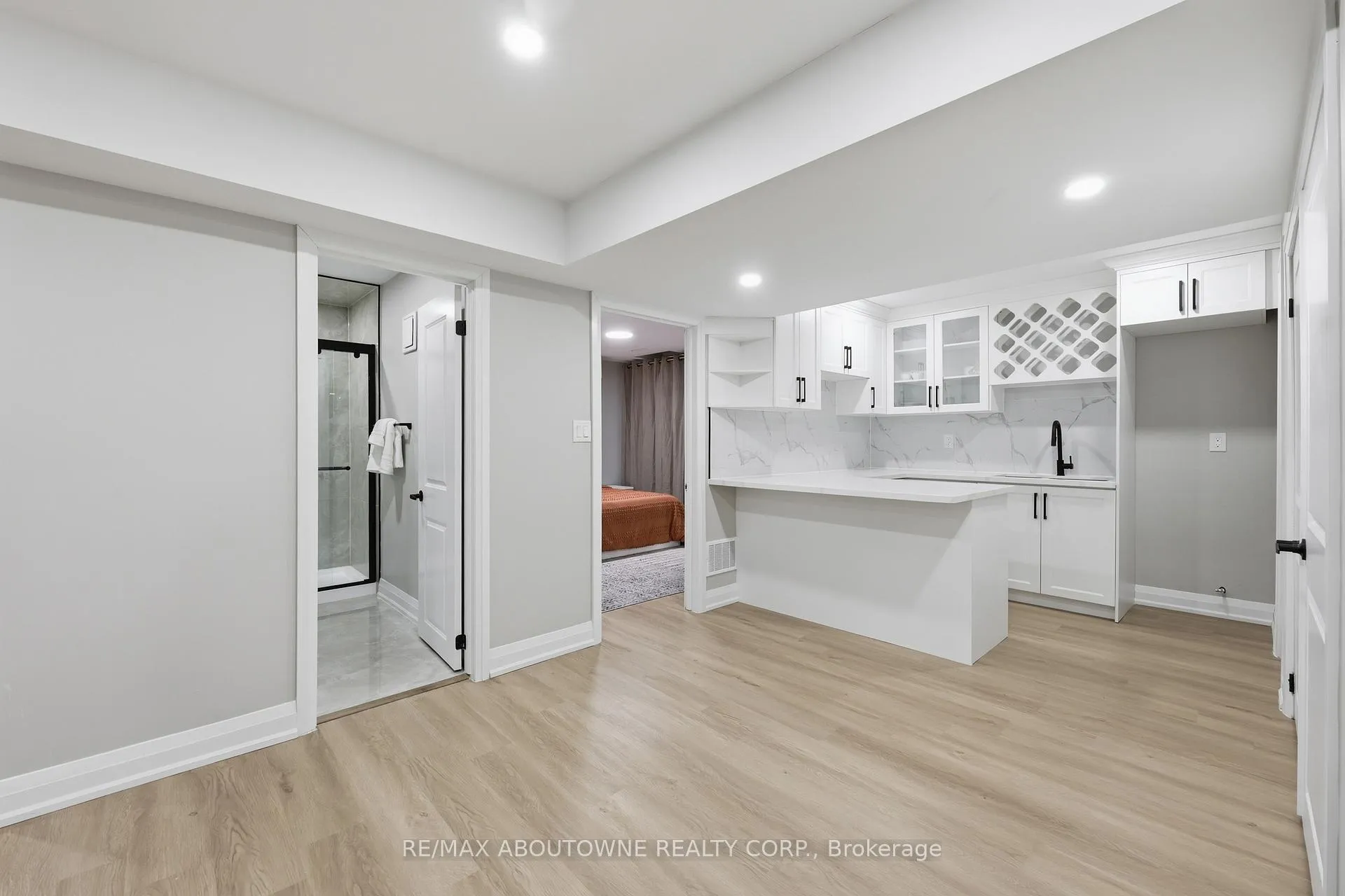 Photo 40 of 2202 Brookhaven Crescent, Oakville, Westmount — HOMEH