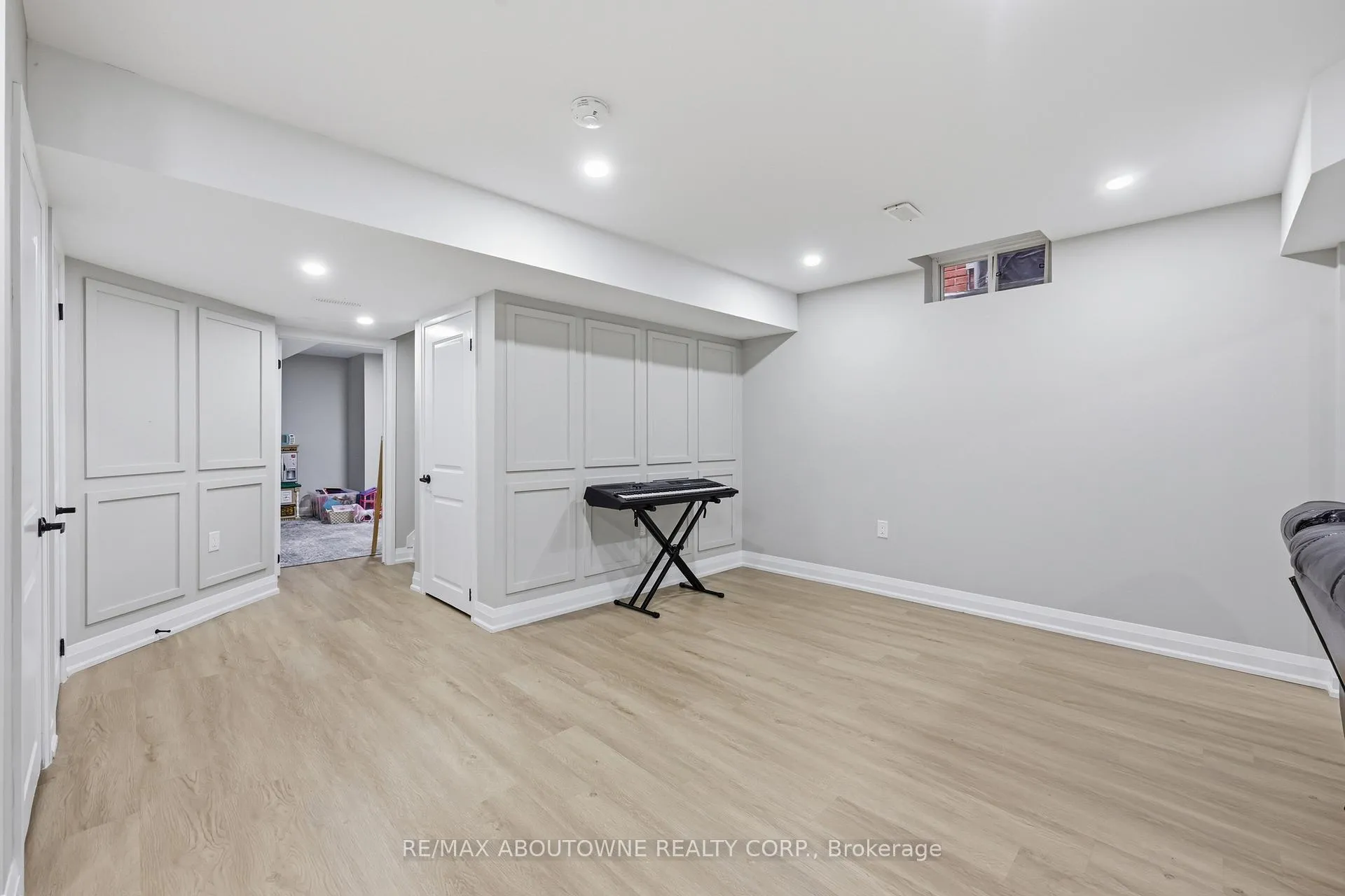 Photo 43 of 2202 Brookhaven Crescent, Oakville, Westmount — HOMEH