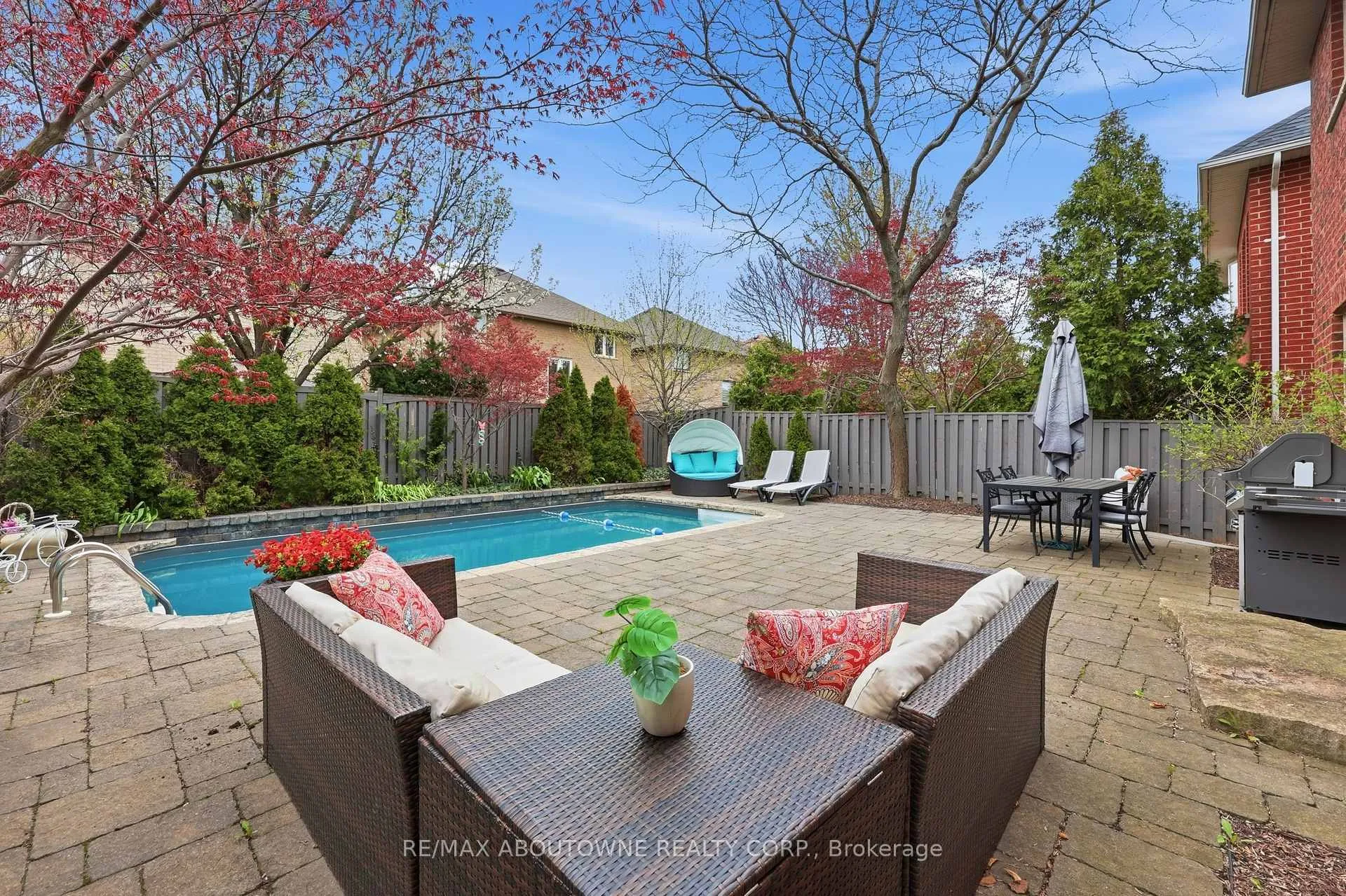 Photo 45 of 2202 Brookhaven Crescent, Oakville, Westmount — HOMEH